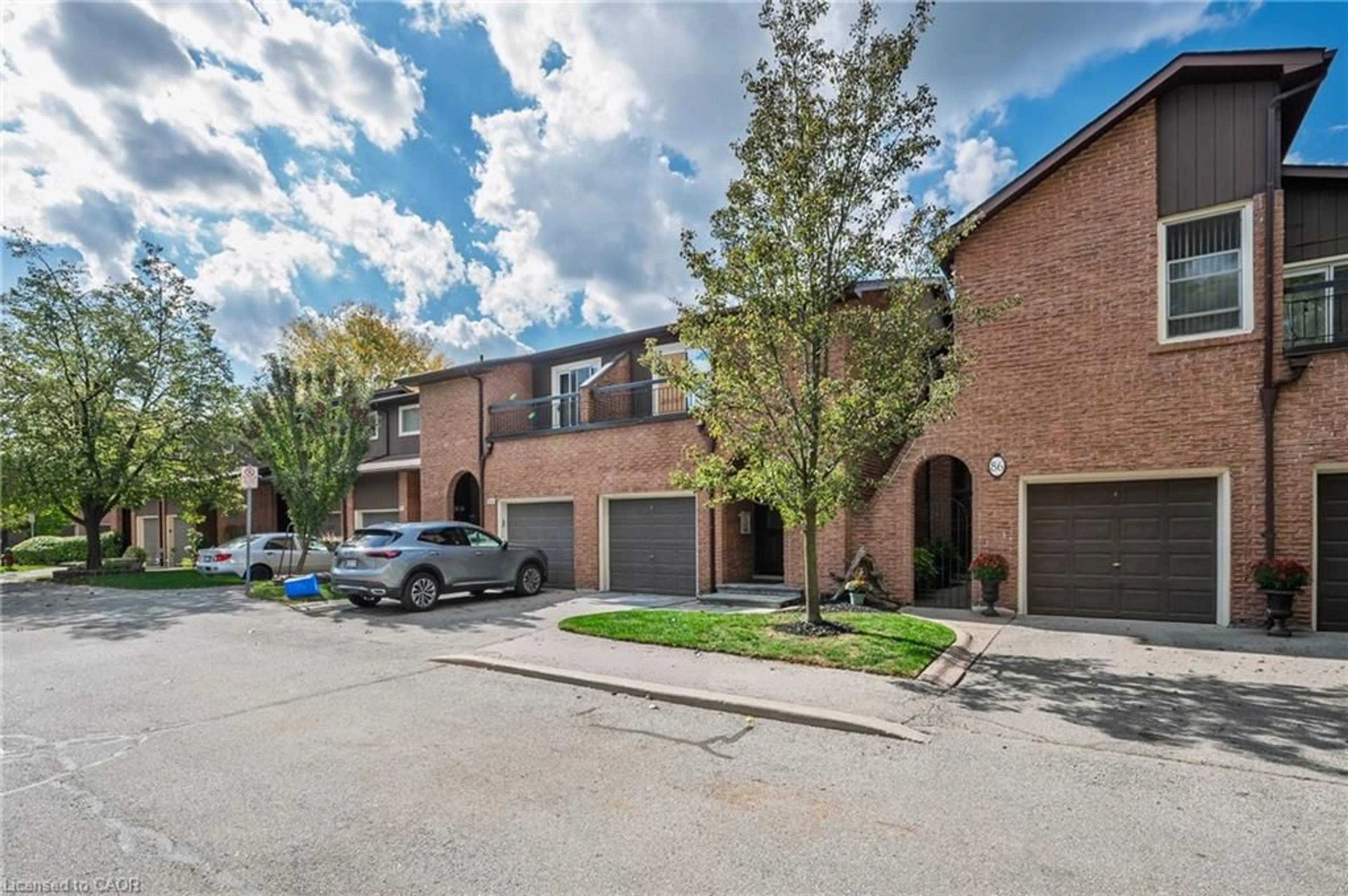 Home with brick exterior material, street for 2301 Cavendish Dr #86, Burlington Ontario L7P 3M3