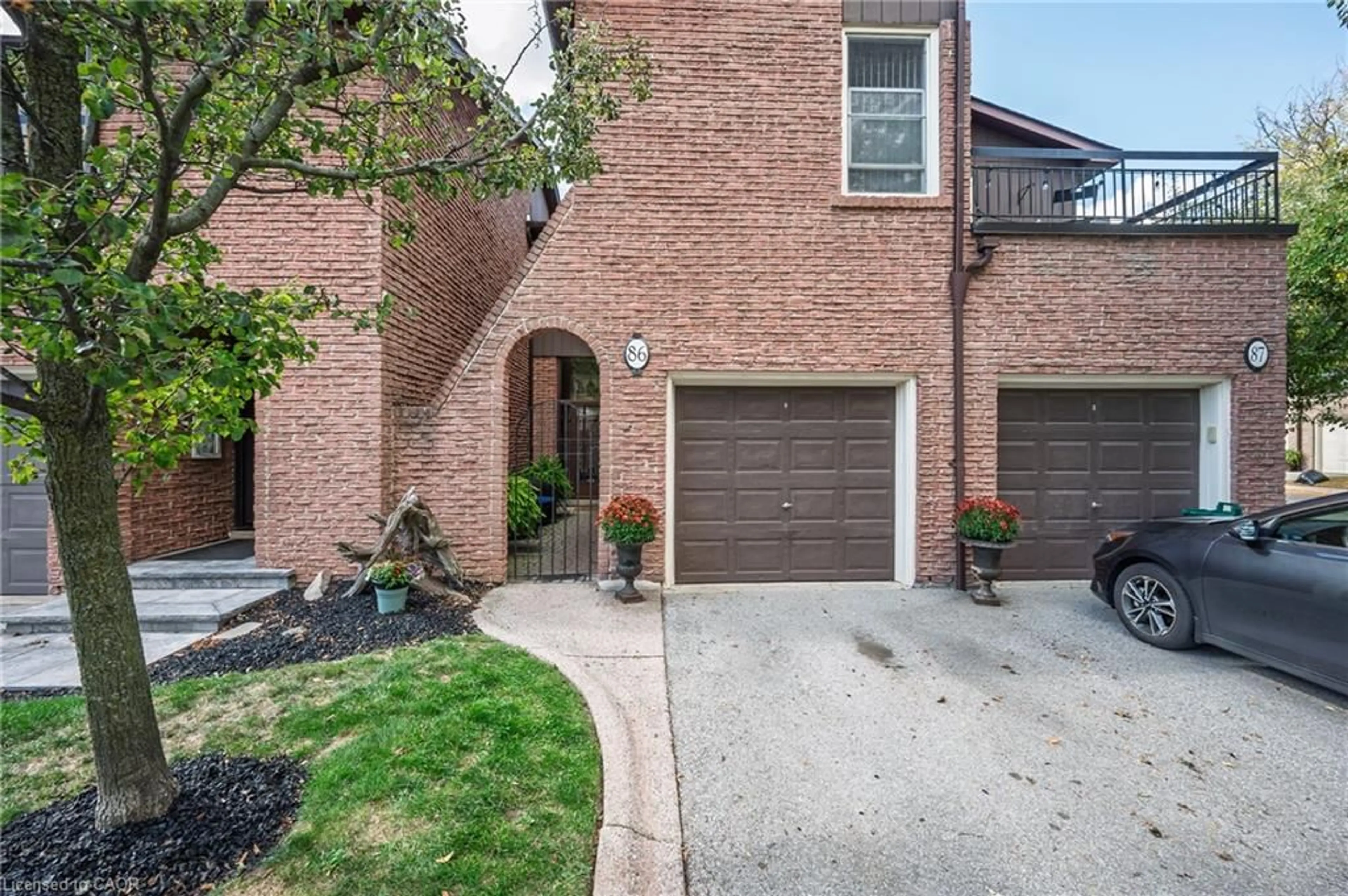 Home with brick exterior material, street for 2301 Cavendish Dr #86, Burlington Ontario L7P 3M3