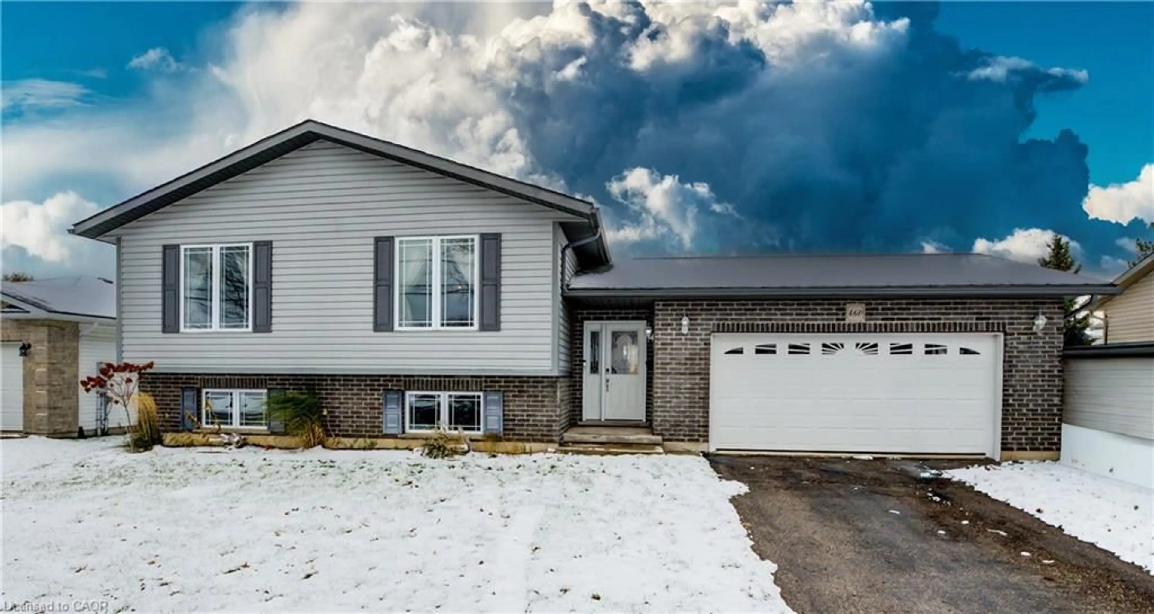 Home with vinyl exterior material, street for 460 King St, Mount Forest Ontario N0G 2L2