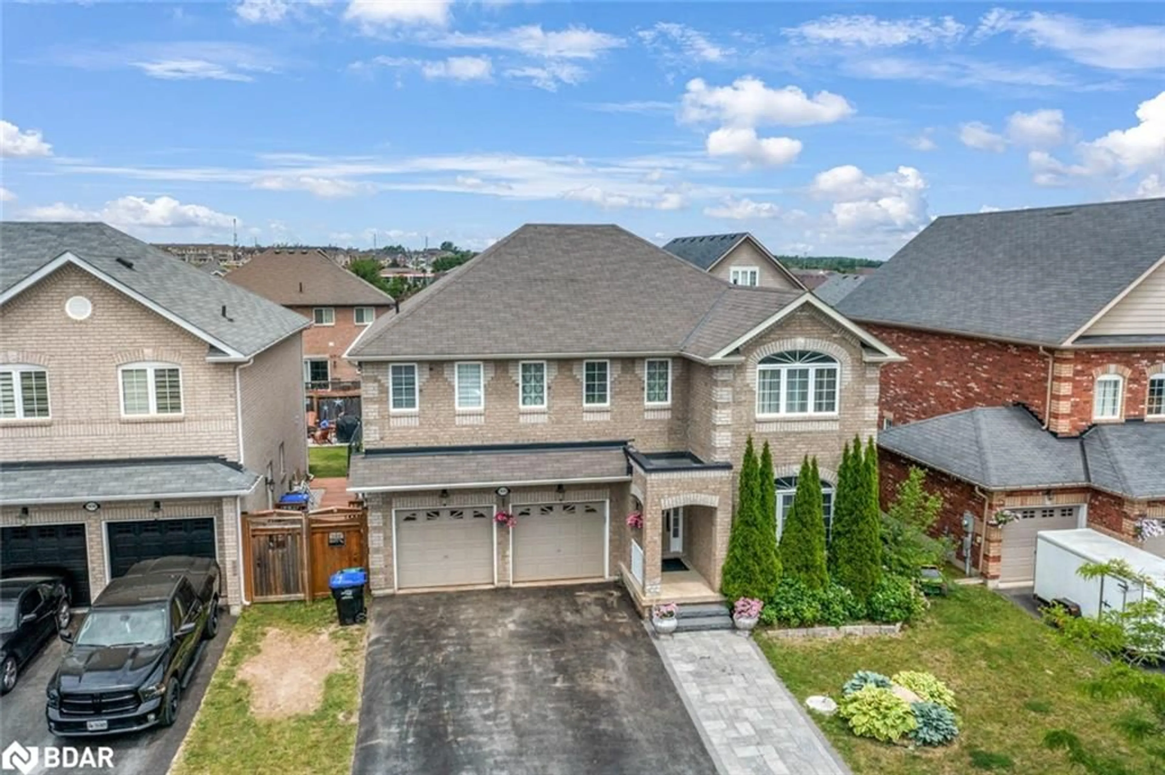 A pic from outside/outdoor area/front of a property/back of a property/a pic from drone, street for 1426 Kellough Street, Innisfil Ontario L9S 4B7