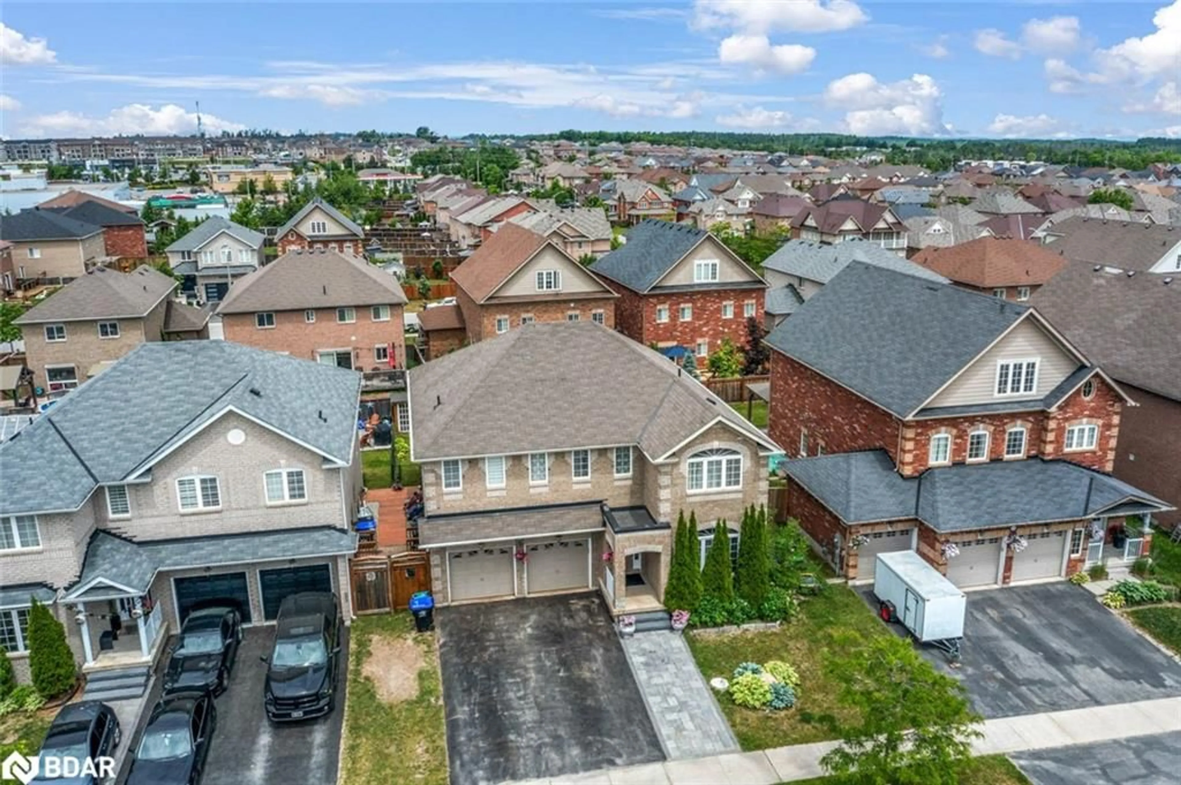 A pic from outside/outdoor area/front of a property/back of a property/a pic from drone, street for 1426 Kellough Street, Innisfil Ontario L9S 4B7