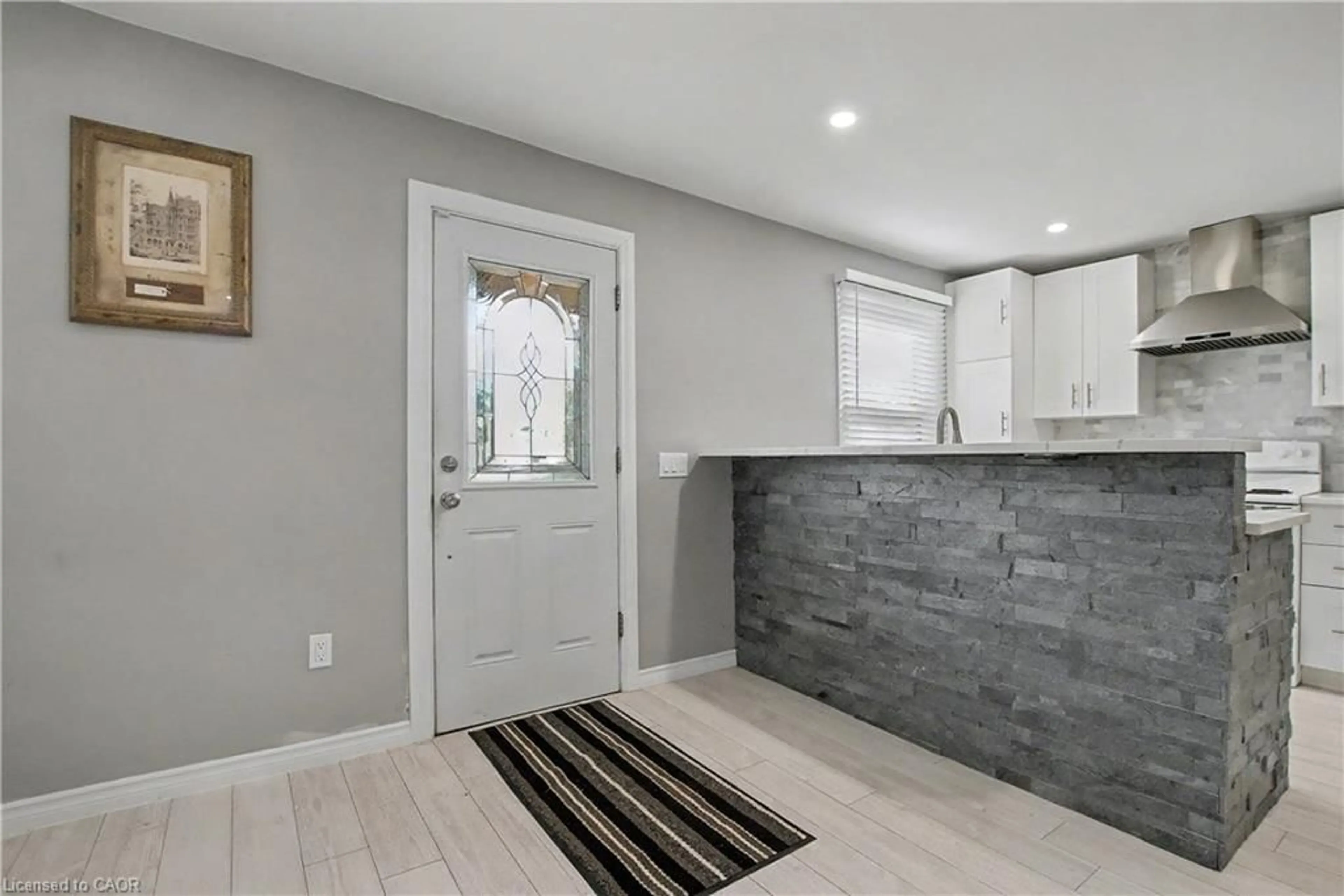Indoor entryway for 67 Seventh Ave, Brantford Ontario N3S 1B5