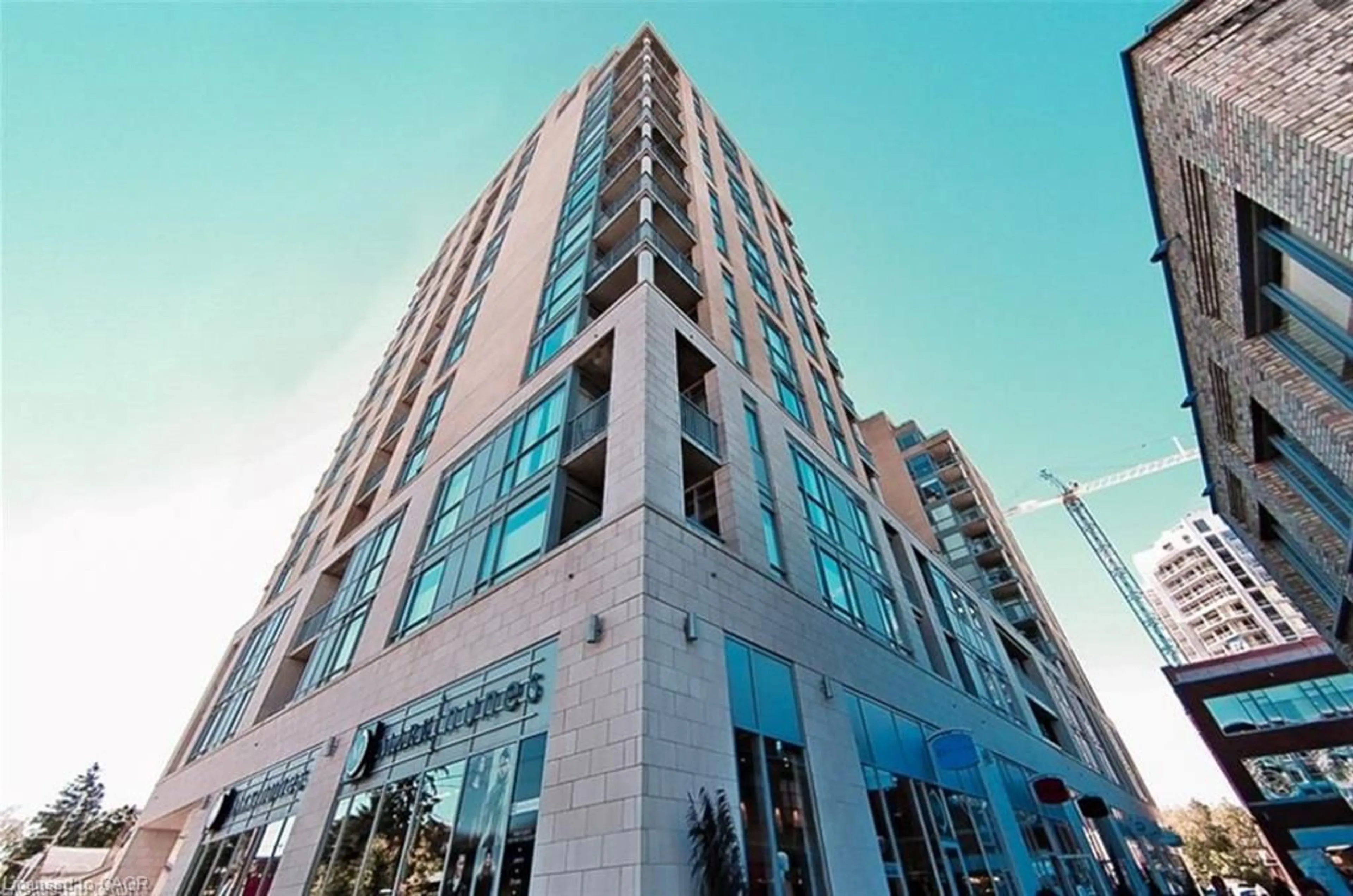 Indoor foyer for 191 King St #213, Waterloo Ontario N2J 1R1