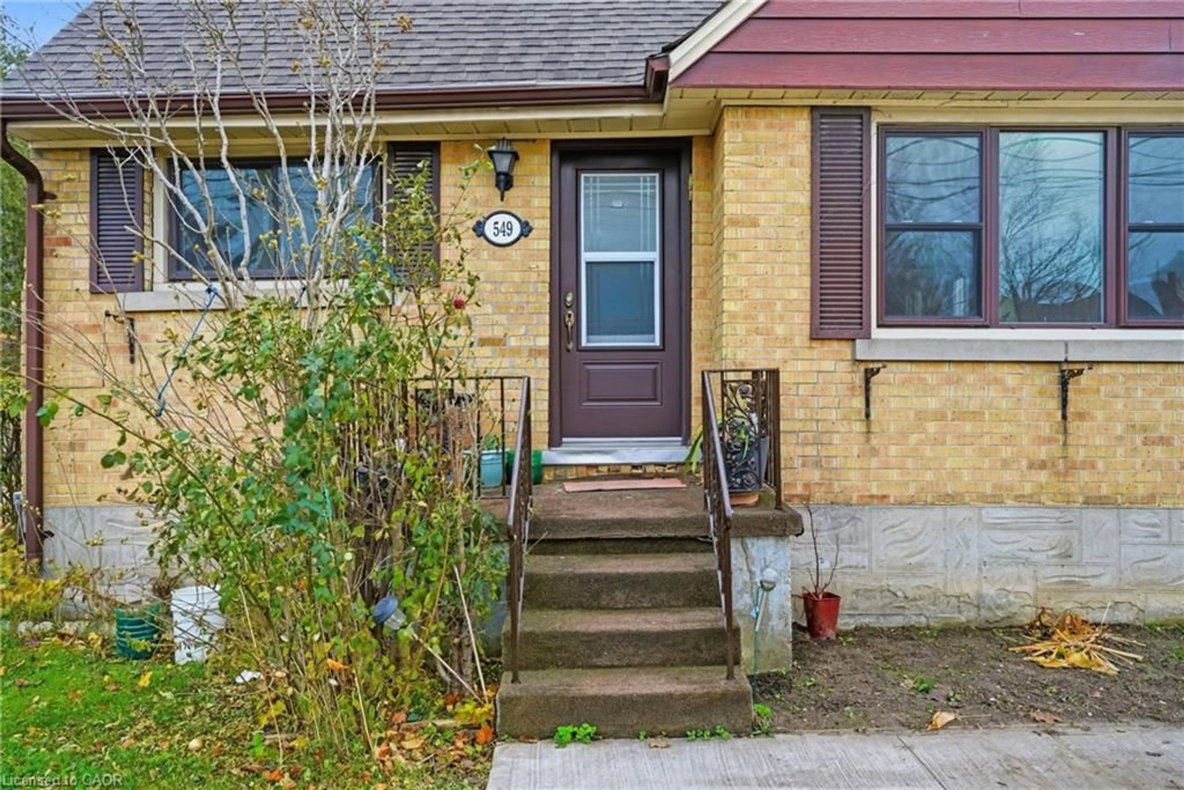 Home with brick exterior material, street for 549 Weber St, Kitchener Ontario N2H 1E9