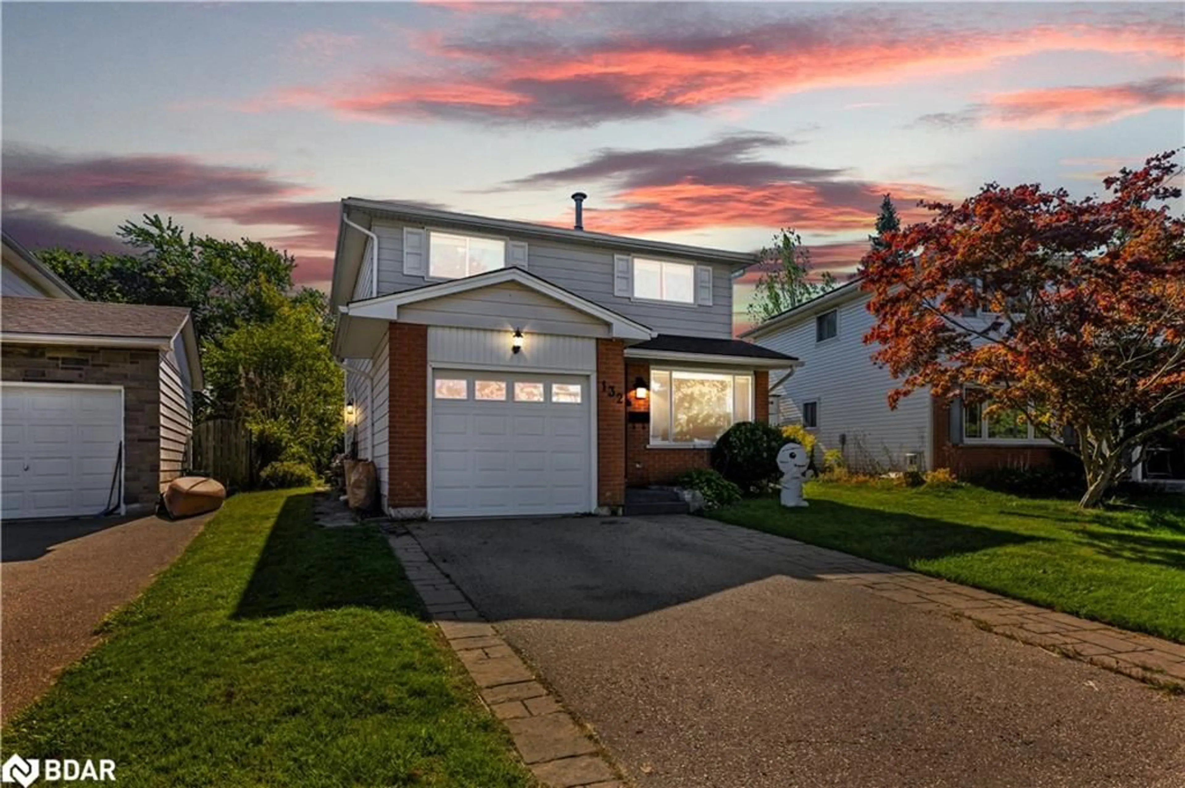 Home with vinyl exterior material, street for 132 Forest Glen Cres, Kitchener Ontario N2N 1C8