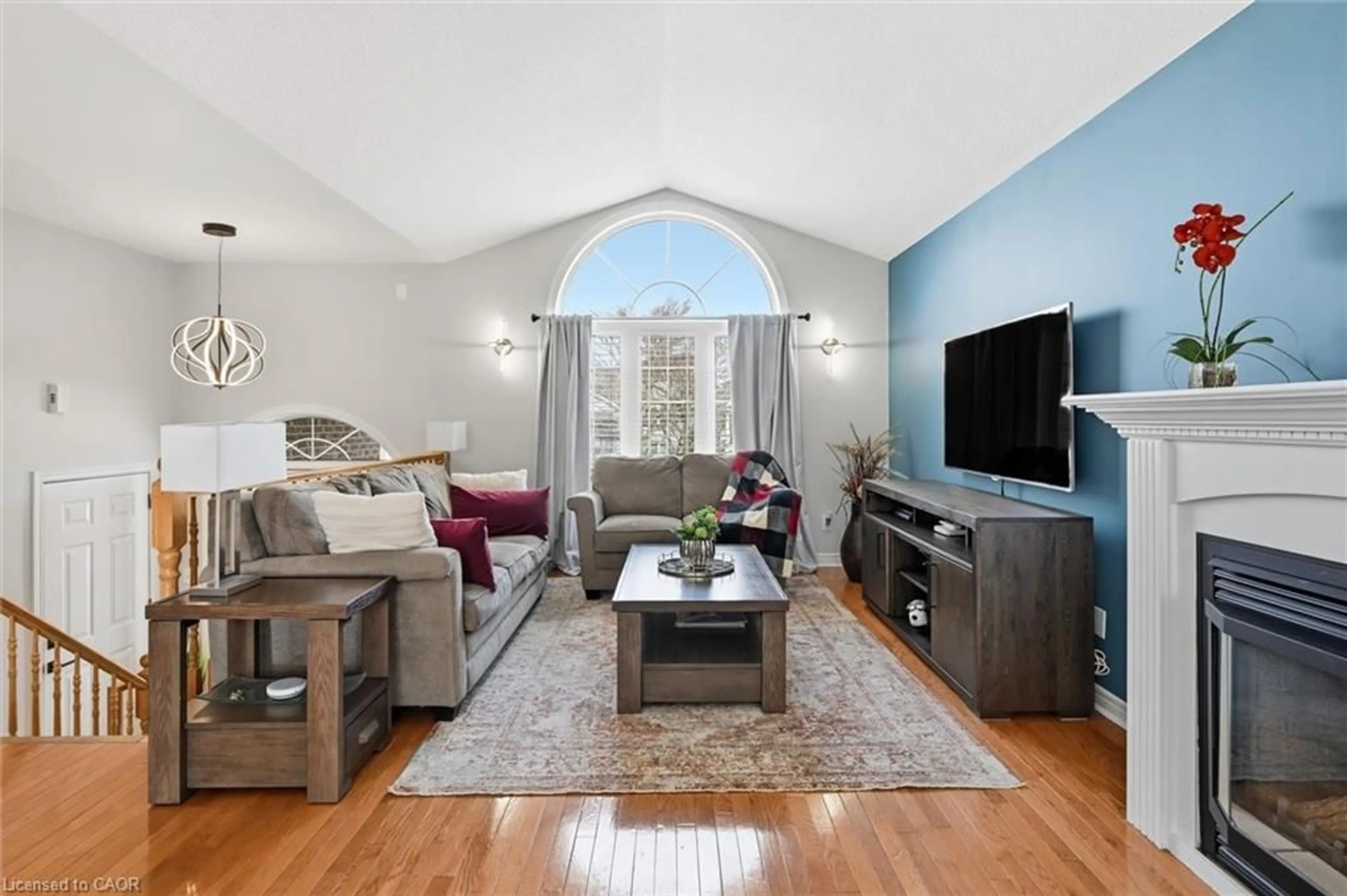 Living room with furniture, unknown for 344 St. Lawrence Dr, Welland Ontario L3C 7H7