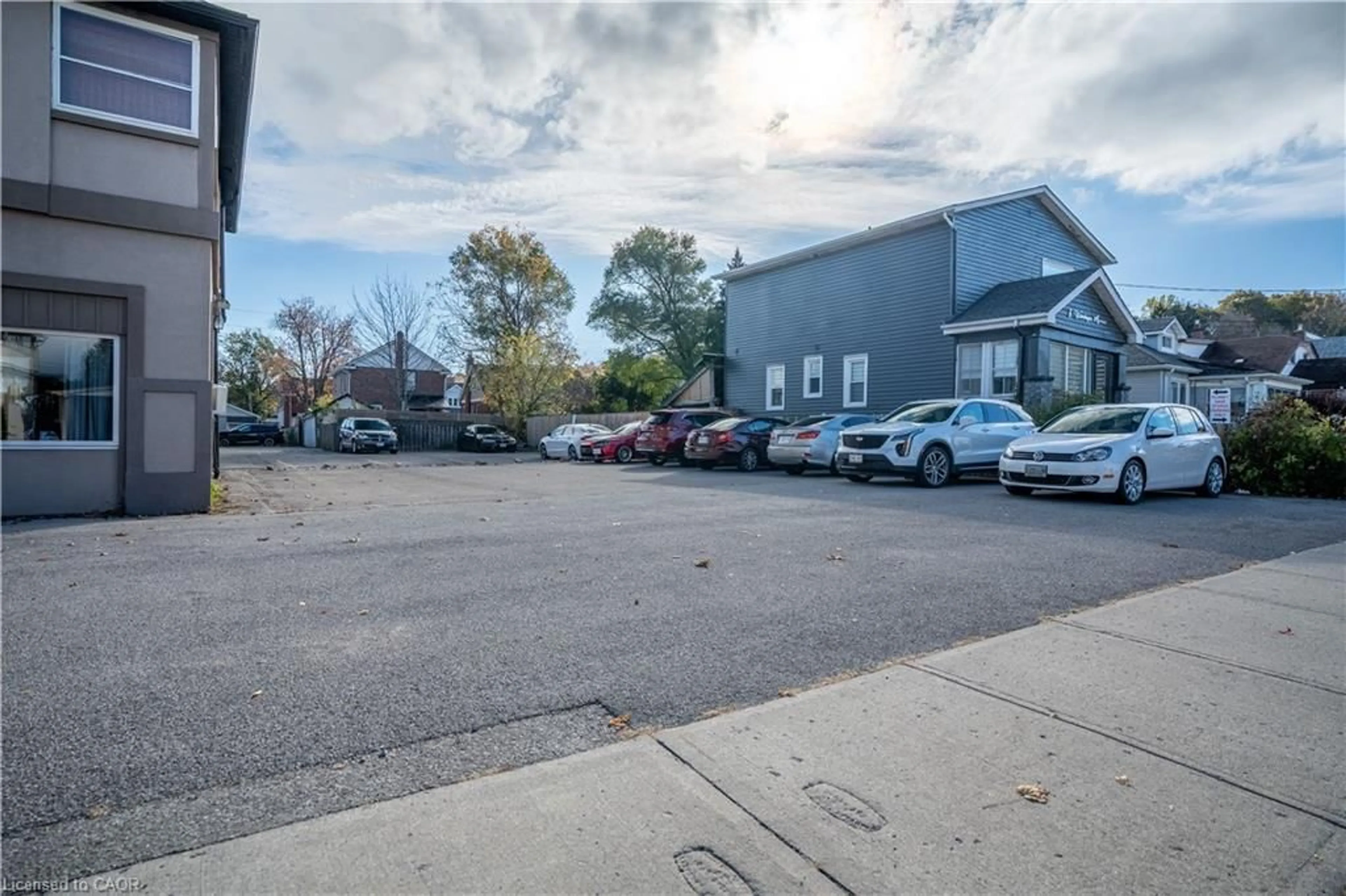 Unknown for 23 King St, Hamilton Ontario L8G 1H1