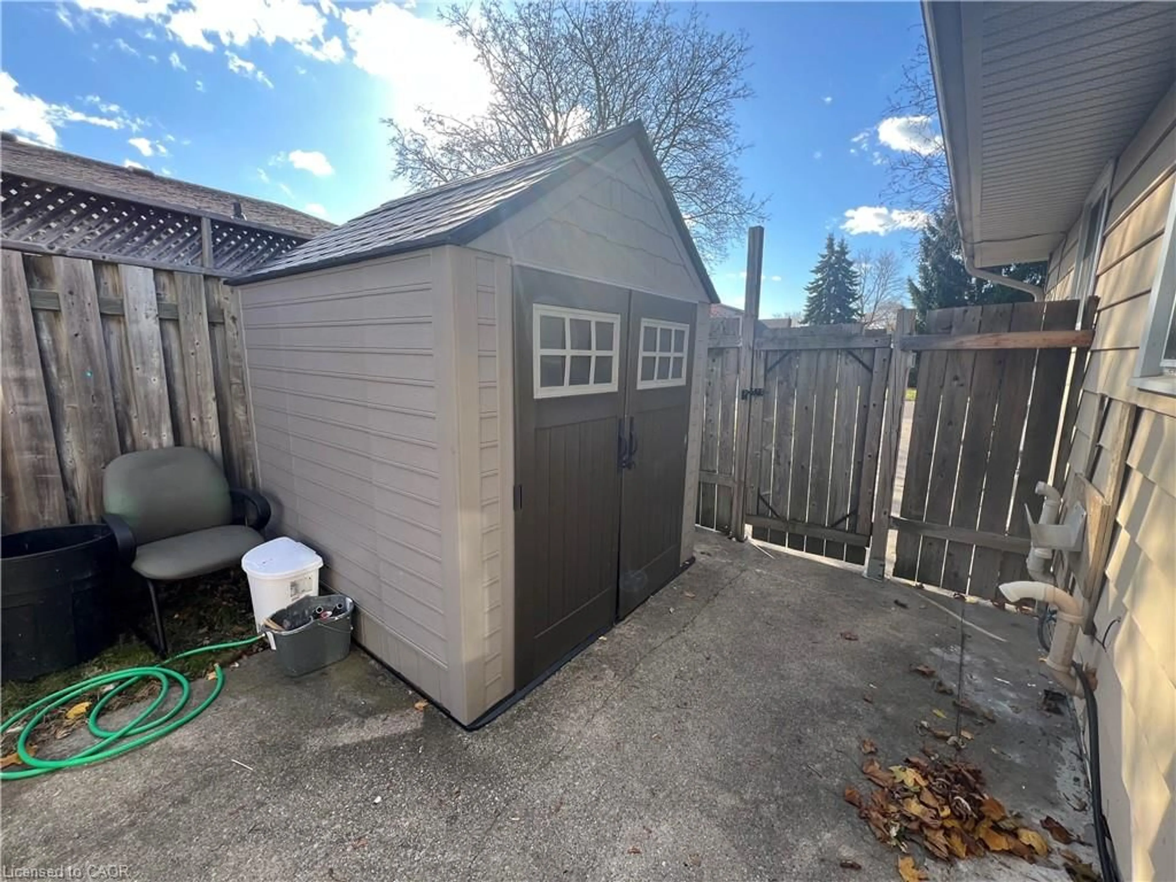 Shed for 899 Prestwick Cres, Sarnia Ontario N7S 4J6