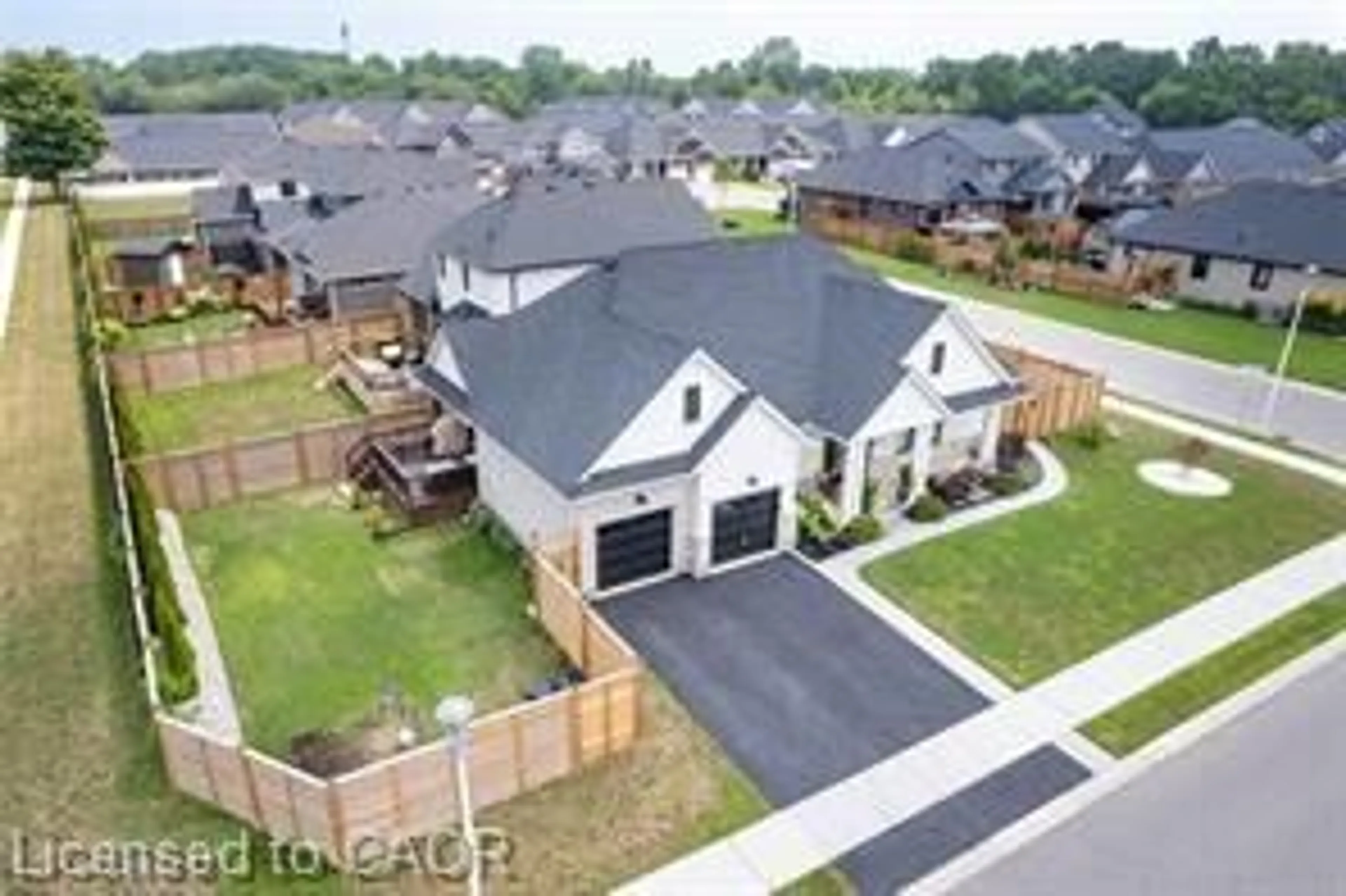 A pic from outside/outdoor area/front of a property/back of a property/a pic from drone, street for 3 Coulthard St, Tillsonburg Ontario N4G 0J3