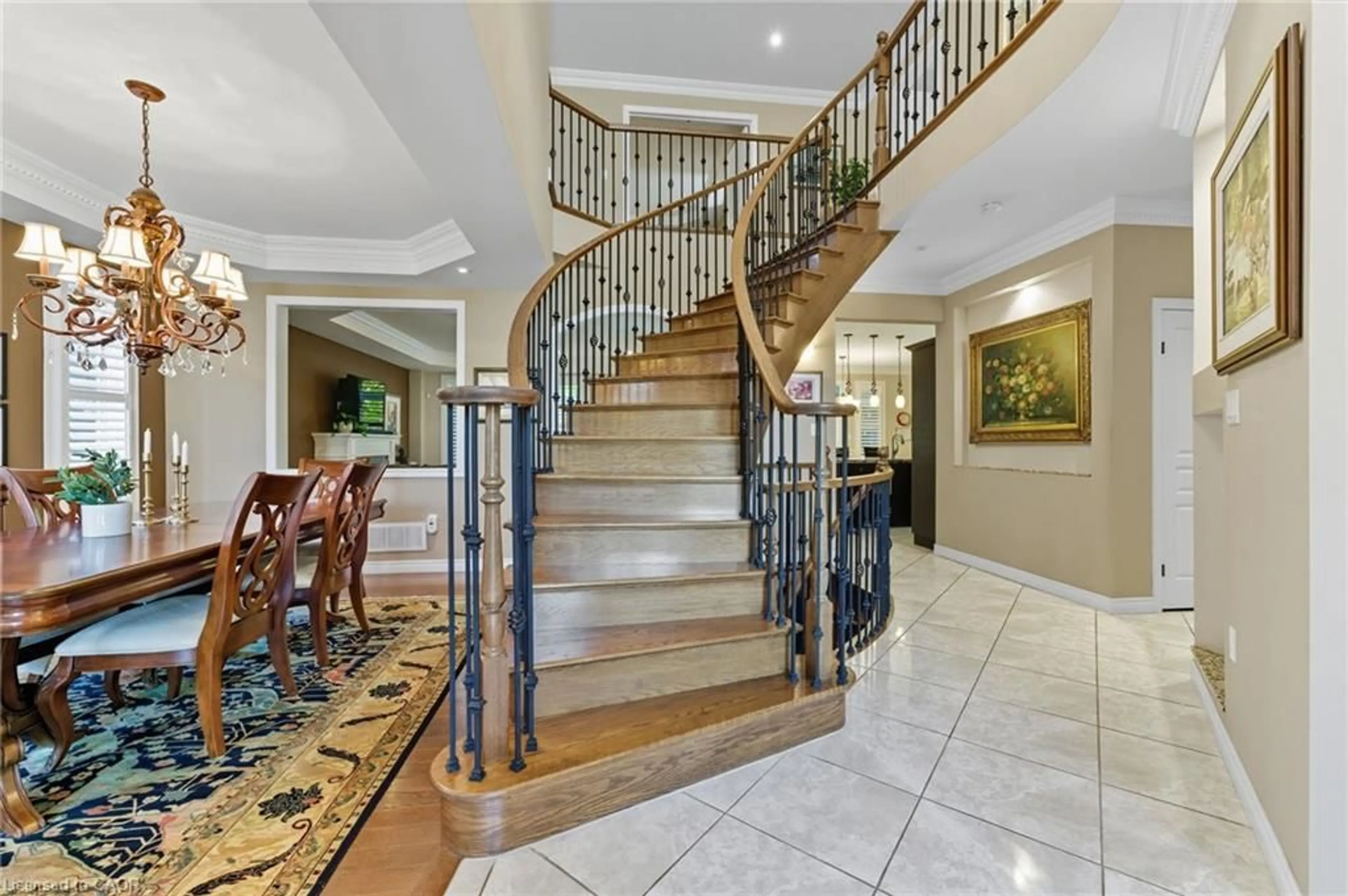 Indoor foyer for 20 Lorupe Crt, Ancaster Ontario L9G 0C8