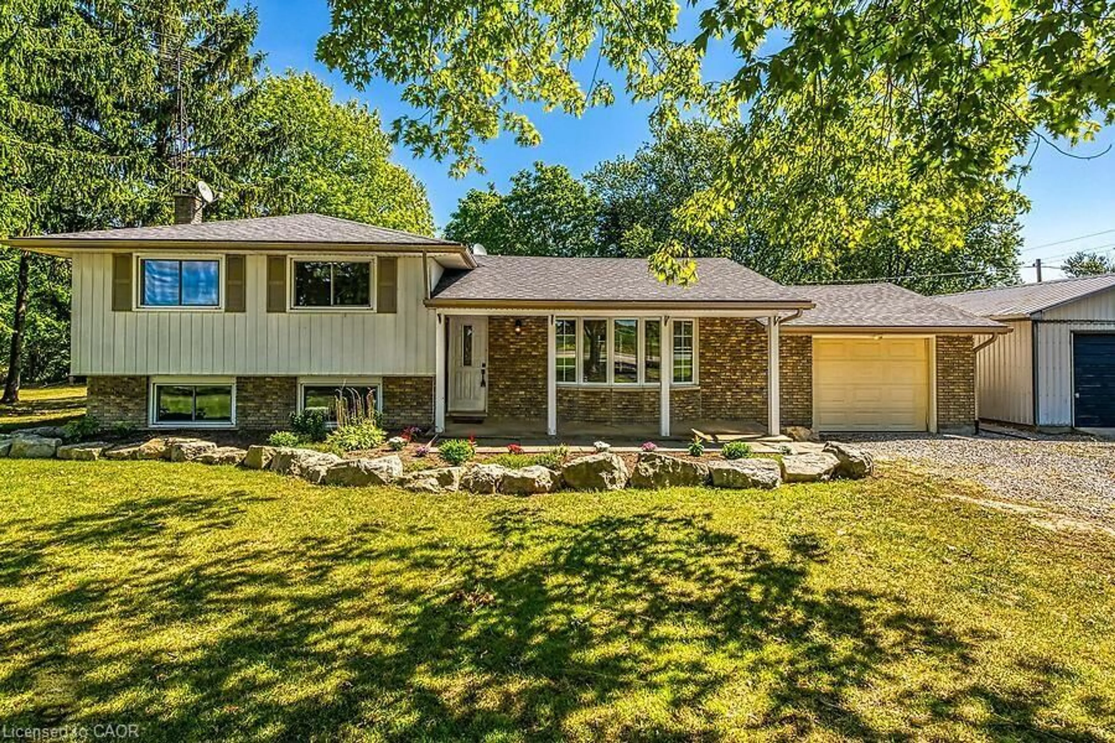 Home with vinyl exterior material, street for 795 Port Maitland Rd, Dunnville Ontario N1A 2W6