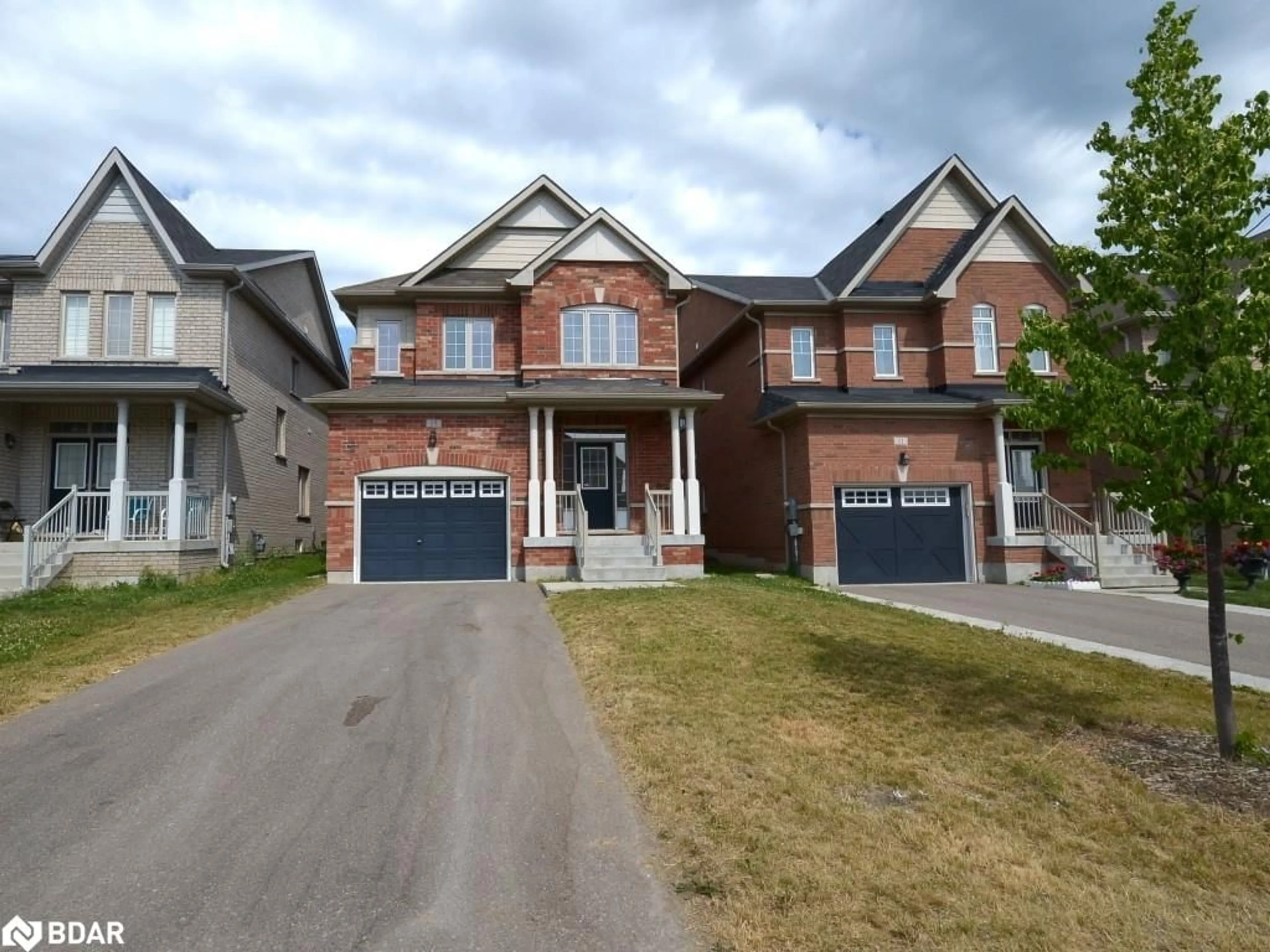 Home with brick exterior material, street for 15 Forsyth Cres, Barrie Ontario L4N 5K4
