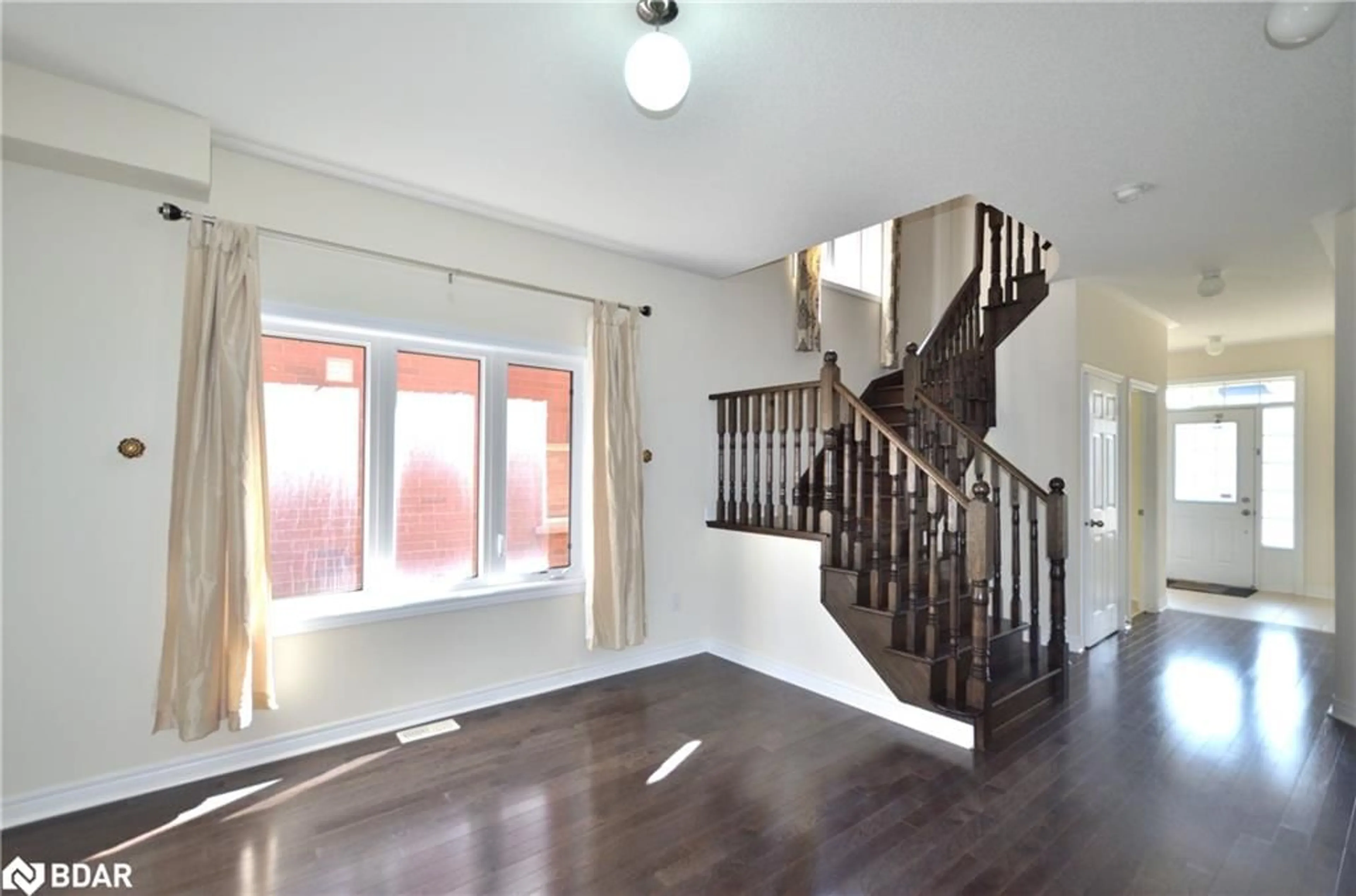 Unknown for 15 Forsyth Cres, Barrie Ontario L4N 5K4