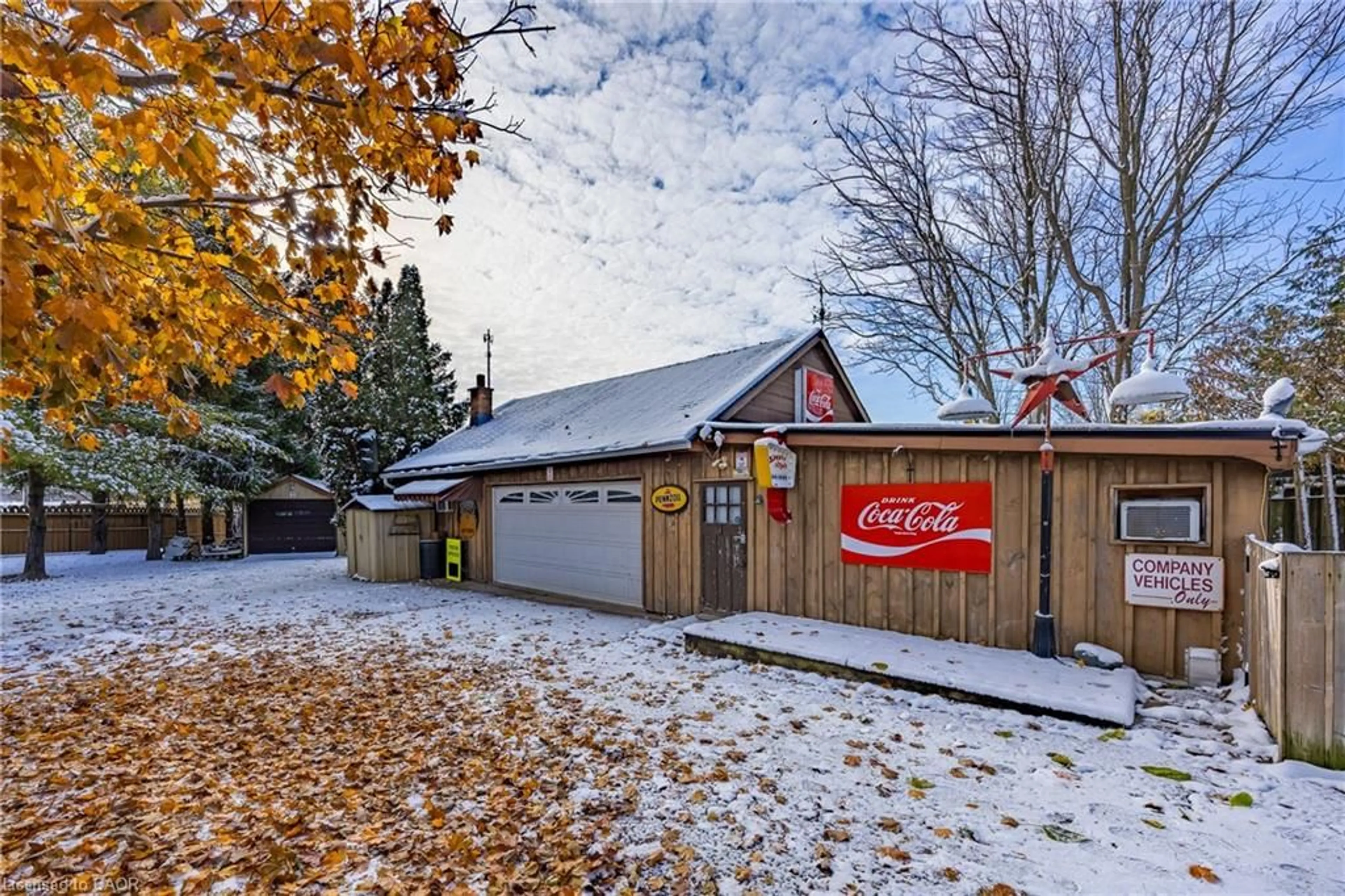 Unknown for 220 King Hiram St, Ingersoll Ontario N5C 1L8