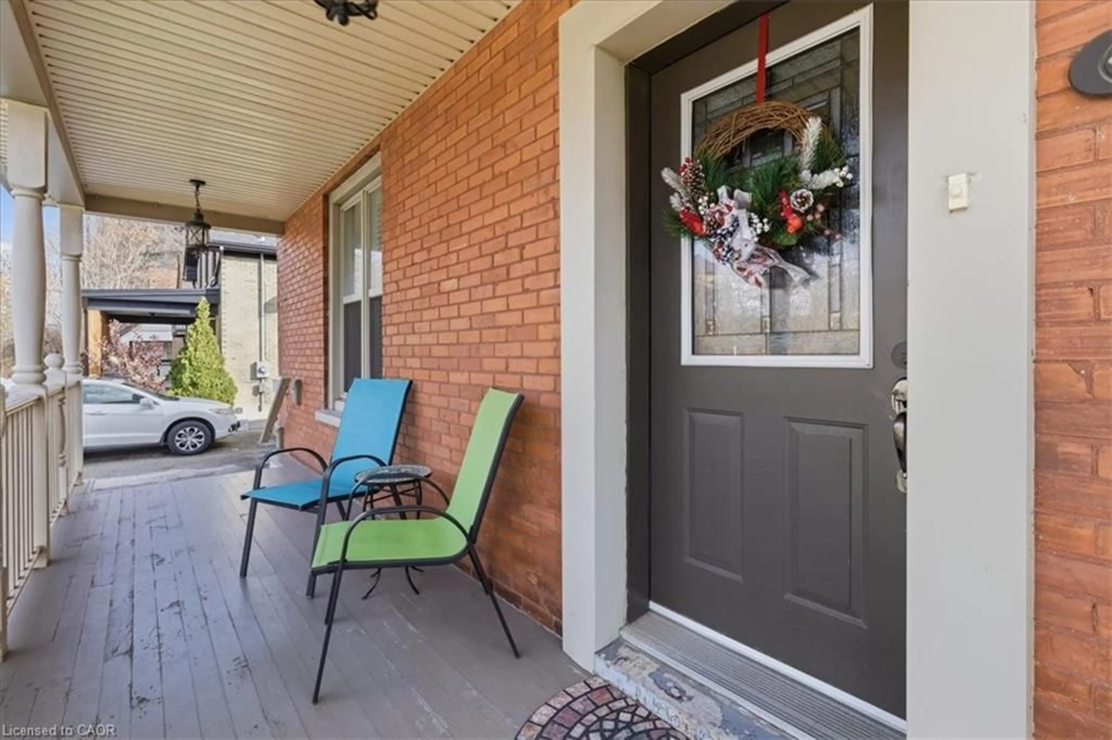 Indoor entryway for 15 Glasgow St, Kitchener Ontario N2G 2G5