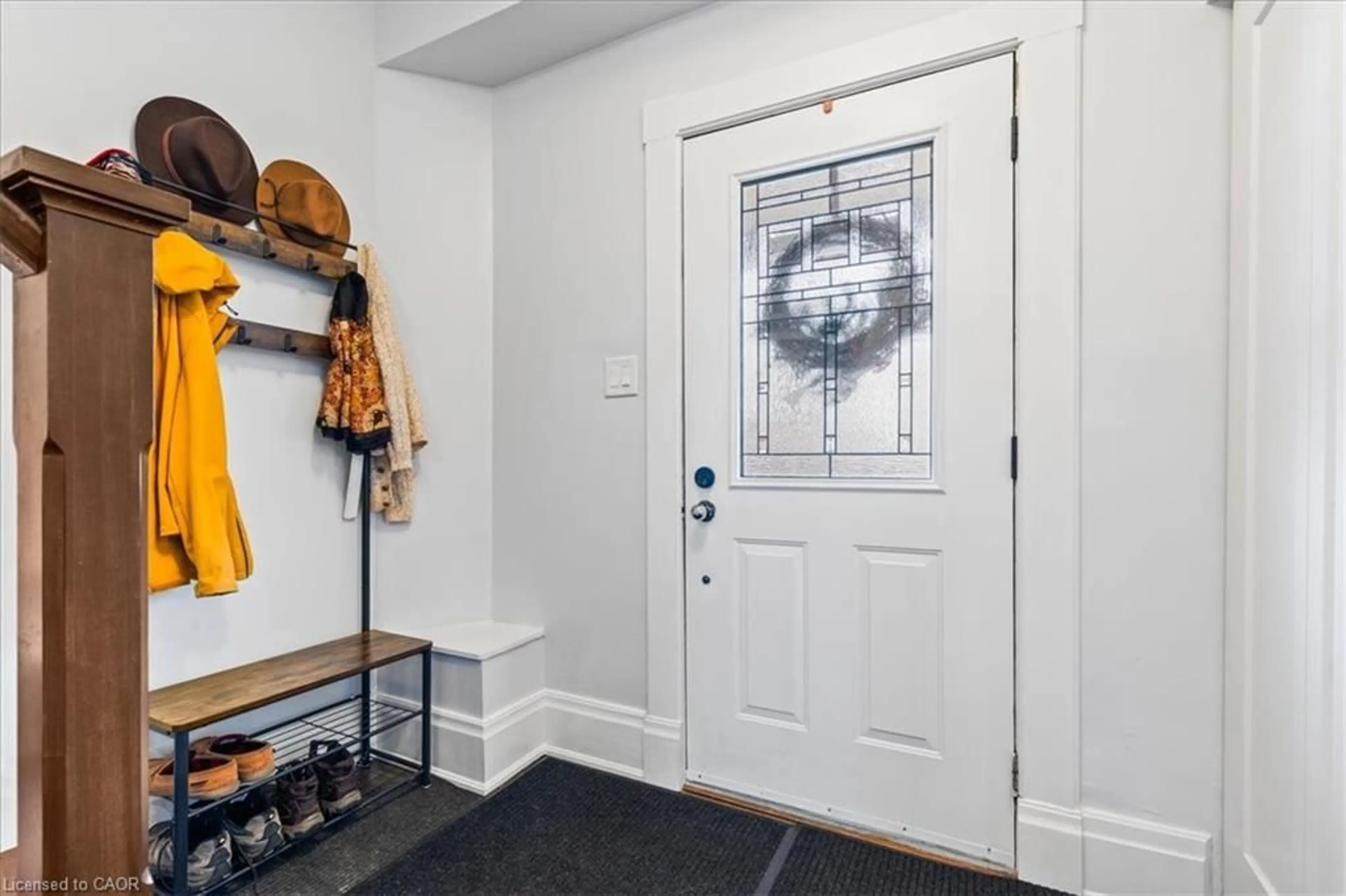 Indoor entryway for 15 Glasgow St, Kitchener Ontario N2G 2G5
