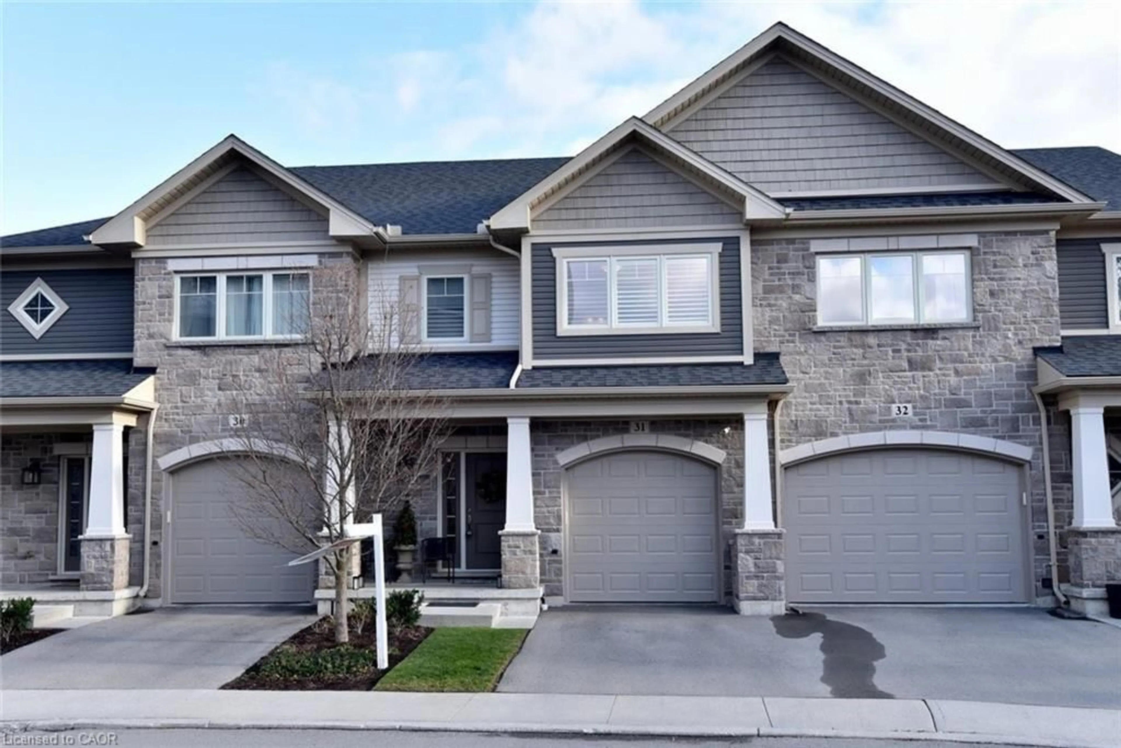 Home with brick exterior material, street for 40 Hamilton St #31, Waterdown Ontario L8B 1V8