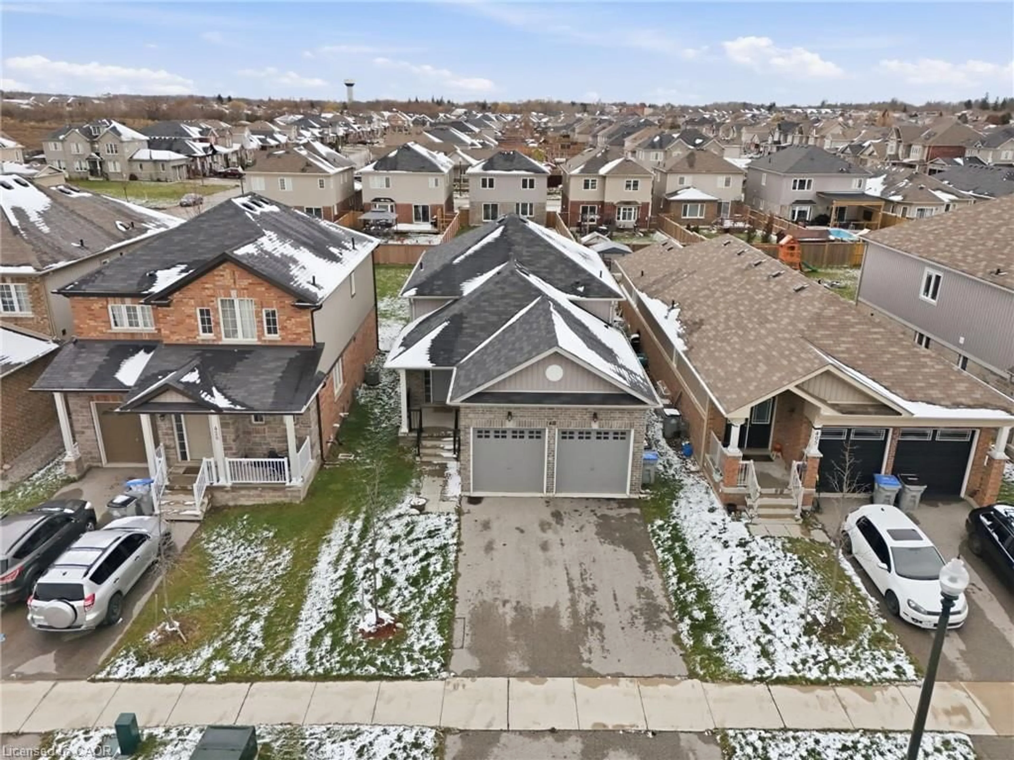 A pic from outside/outdoor area/front of a property/back of a property/a pic from drone, street for 415 Krotz St, Listowel Ontario N4W 0H8