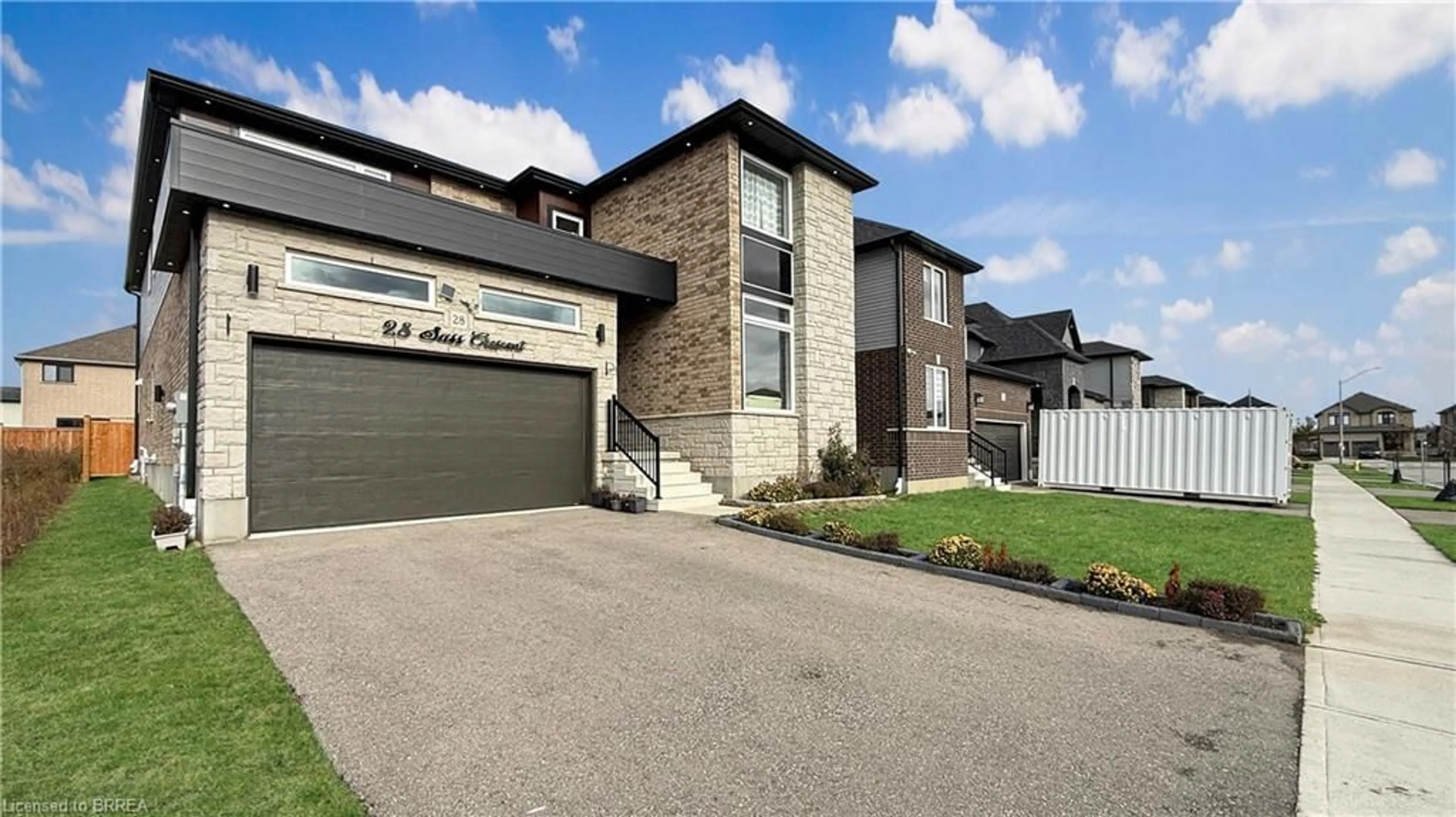 Unknown for 28 Sass Cres, Paris Ontario N3L 0E9