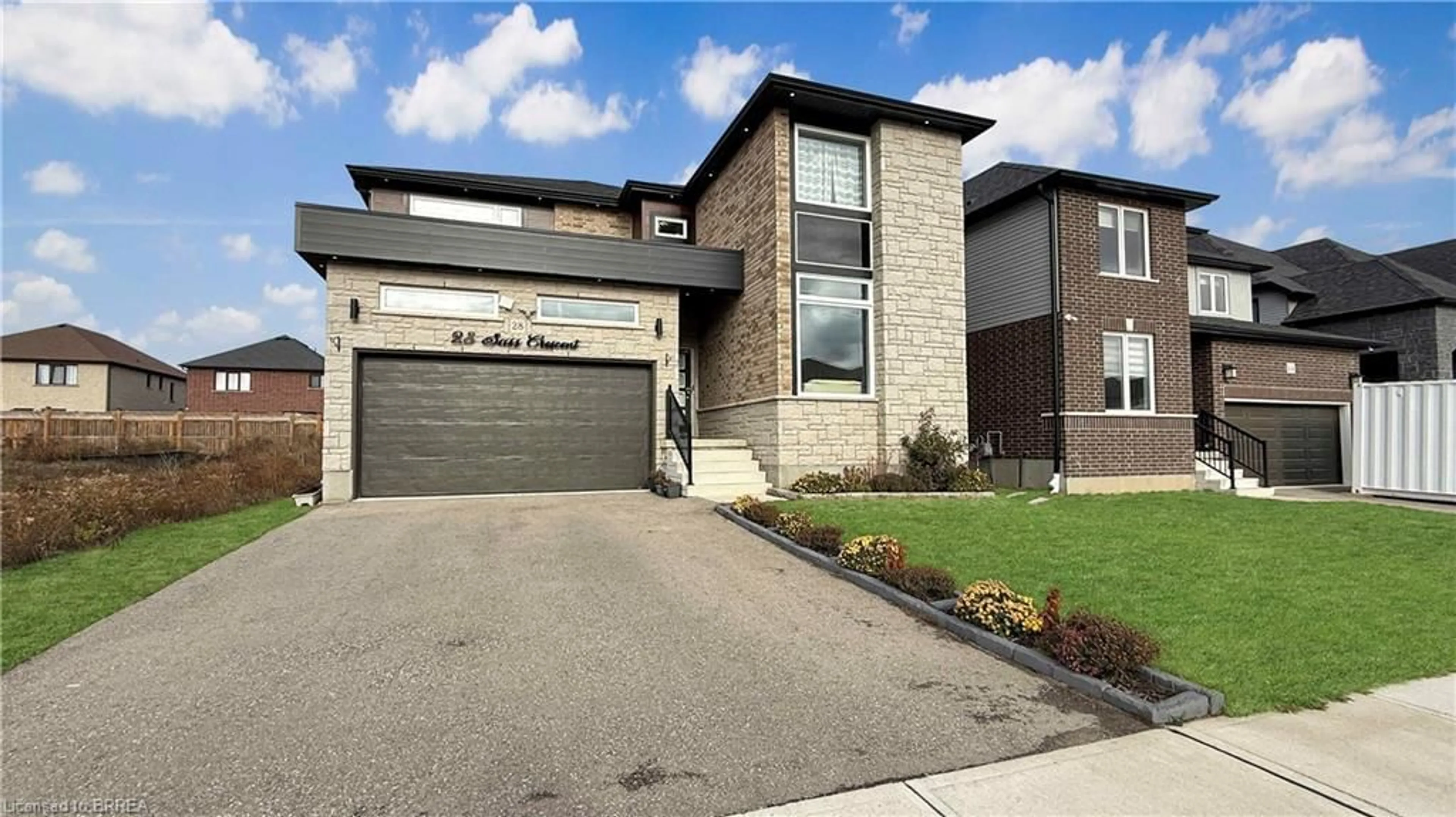 Home with brick exterior material, street for 28 Sass Cres, Paris Ontario N3L 0E9