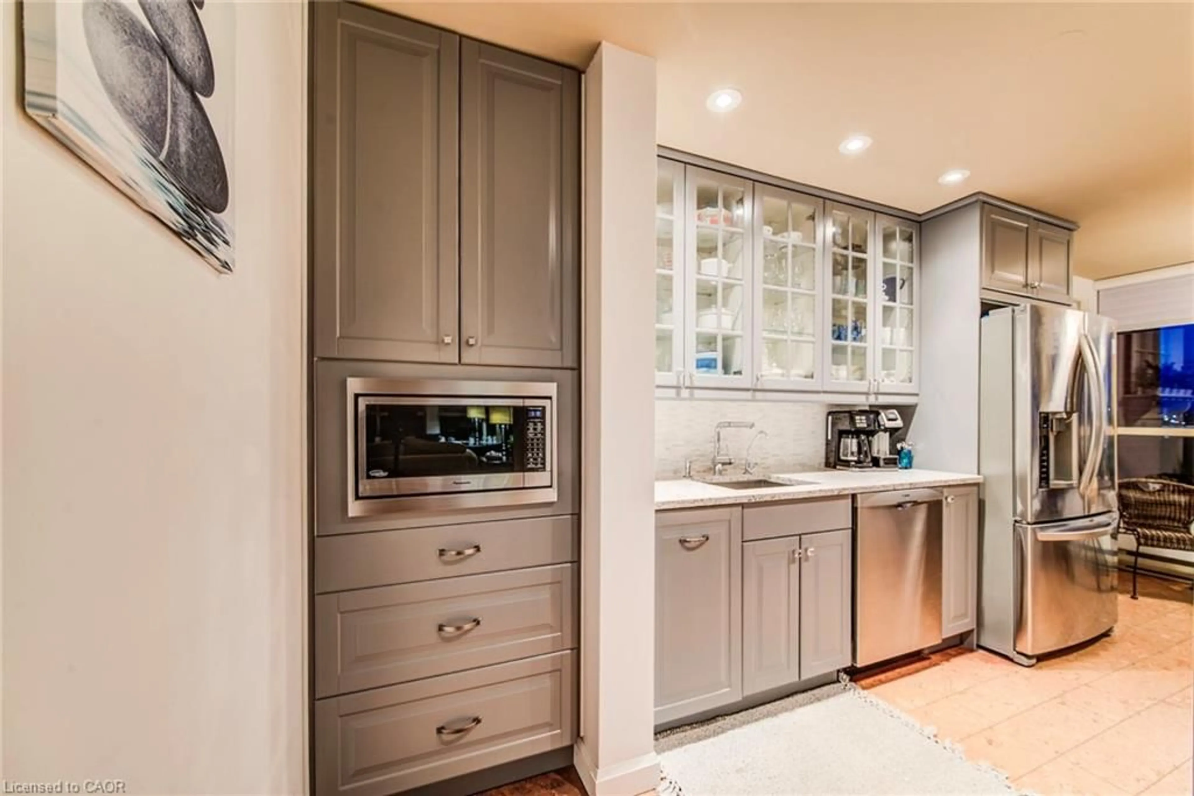 Contemporary kitchen, unknown for 30 Blue Springs Dr #PH4, Waterloo Ontario N2J 4T2