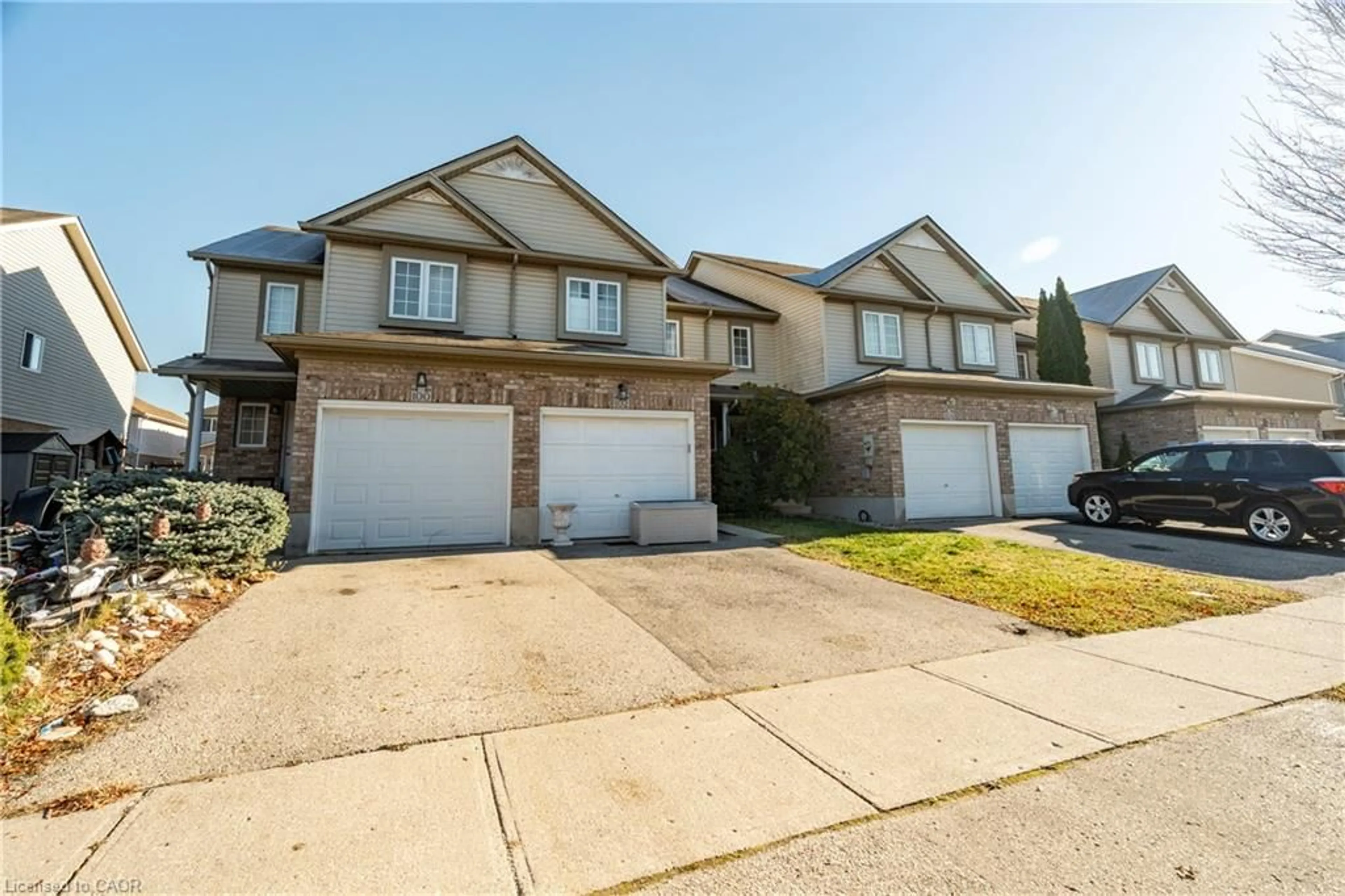 Unknown for 102 Donnenwerth Dr, Kitchener Ontario N2E 4C9