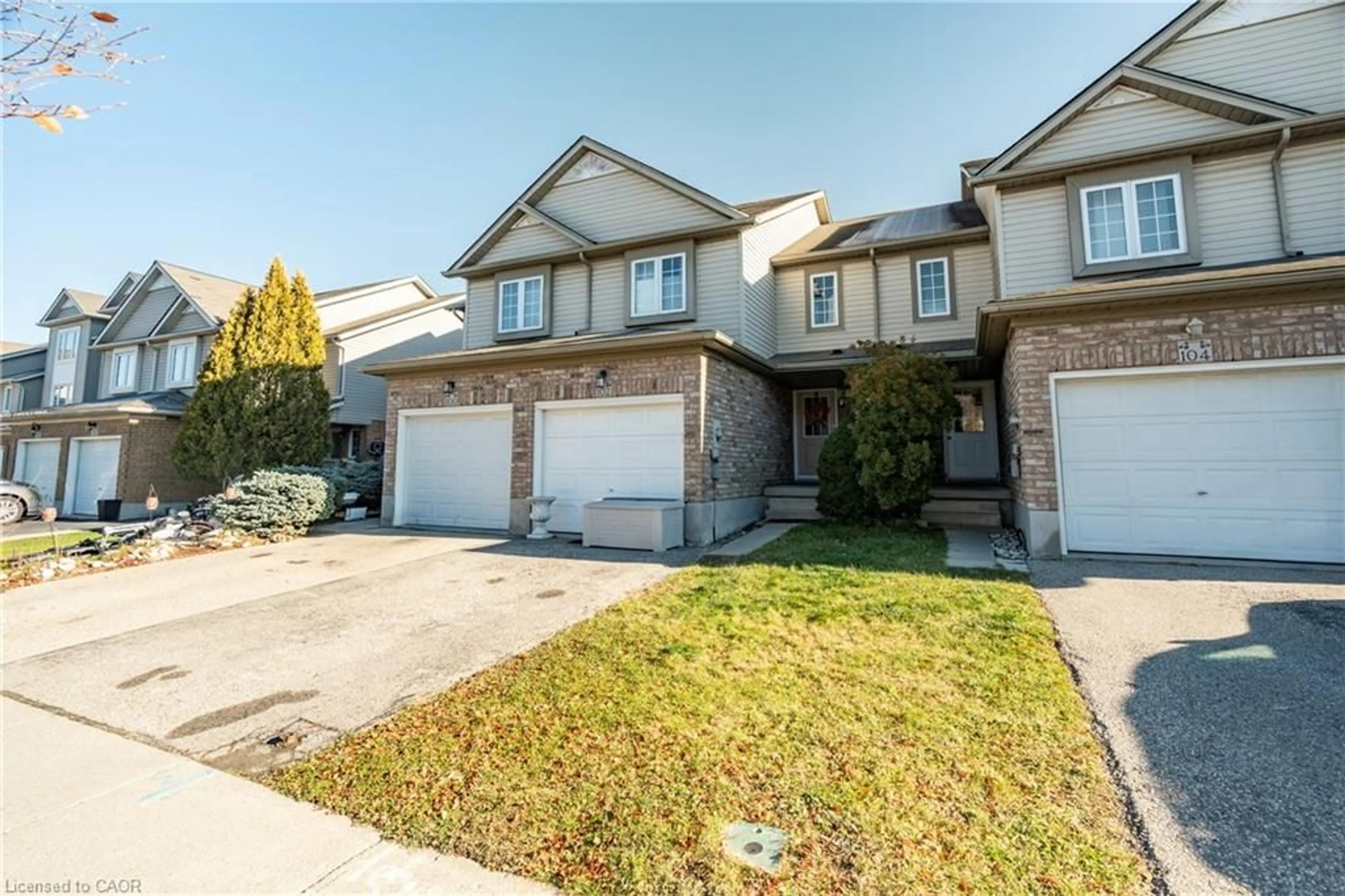 A pic from outside/outdoor area/front of a property/back of a property/a pic from drone, street for 102 Donnenwerth Dr, Kitchener Ontario N2E 4C9