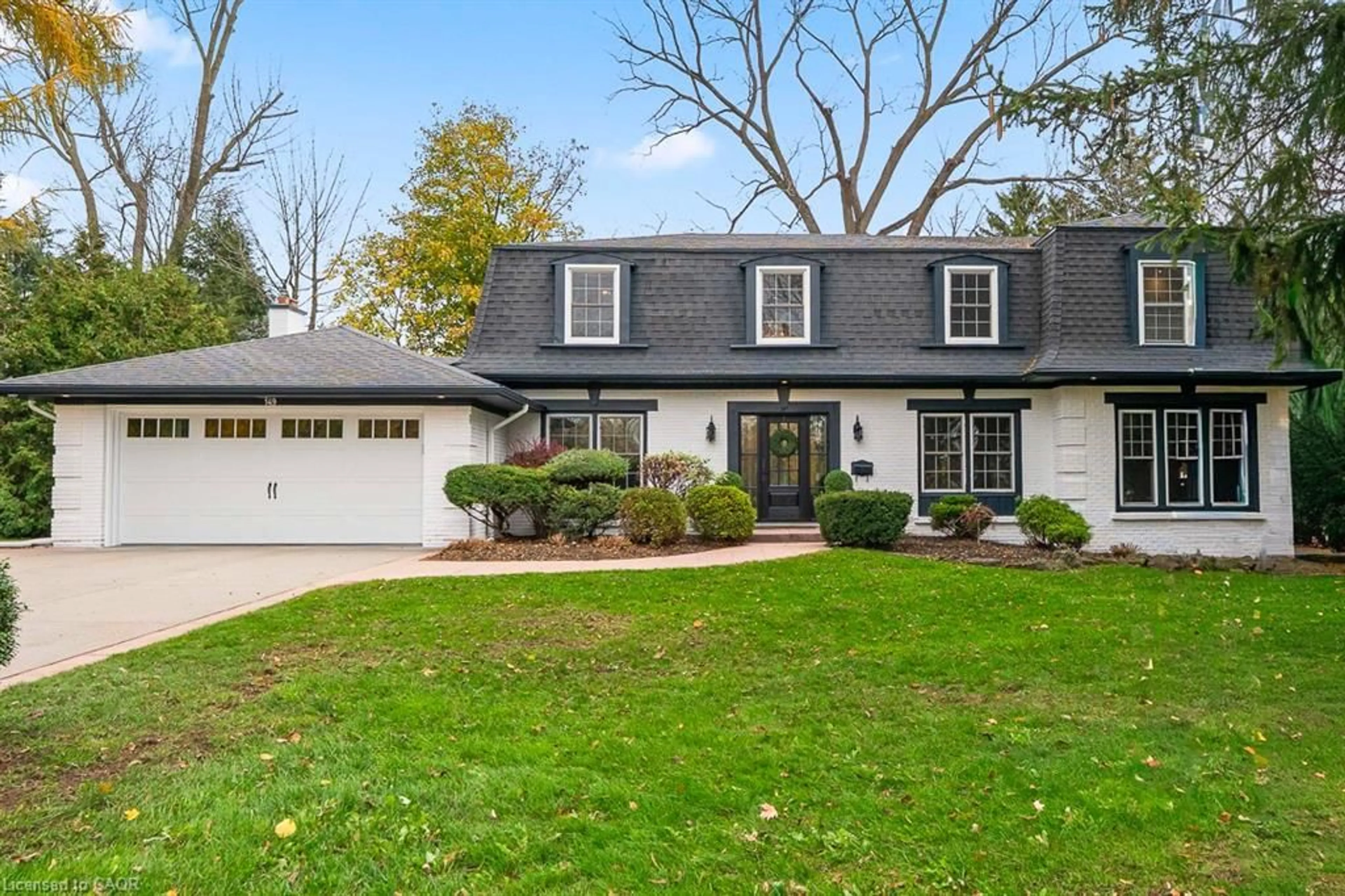 Home with vinyl exterior material, street for 149 Fruitland Ave, Burlington Ontario L7N 1W6