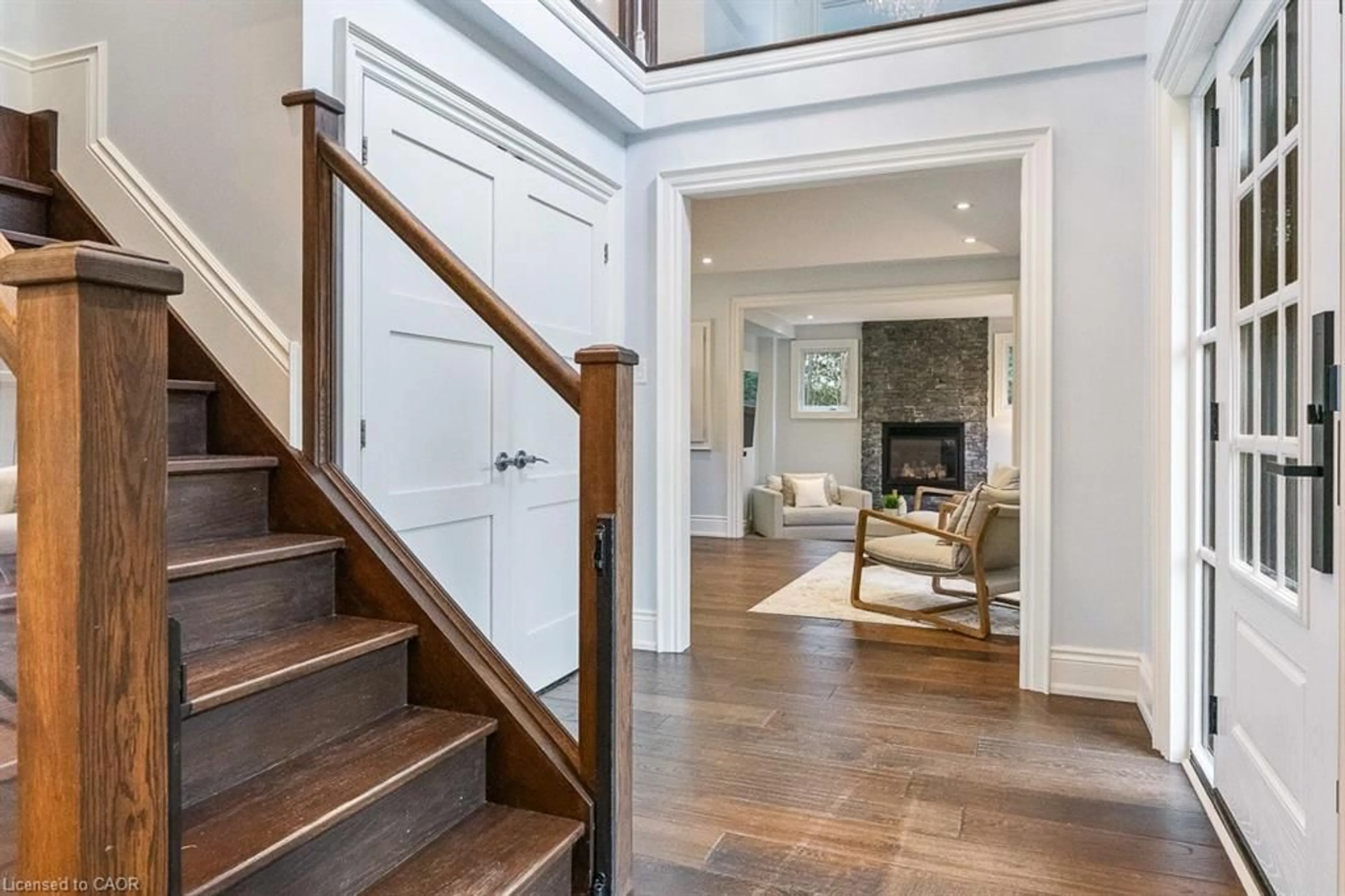 Indoor entryway for 149 Fruitland Ave, Burlington Ontario L7N 1W6