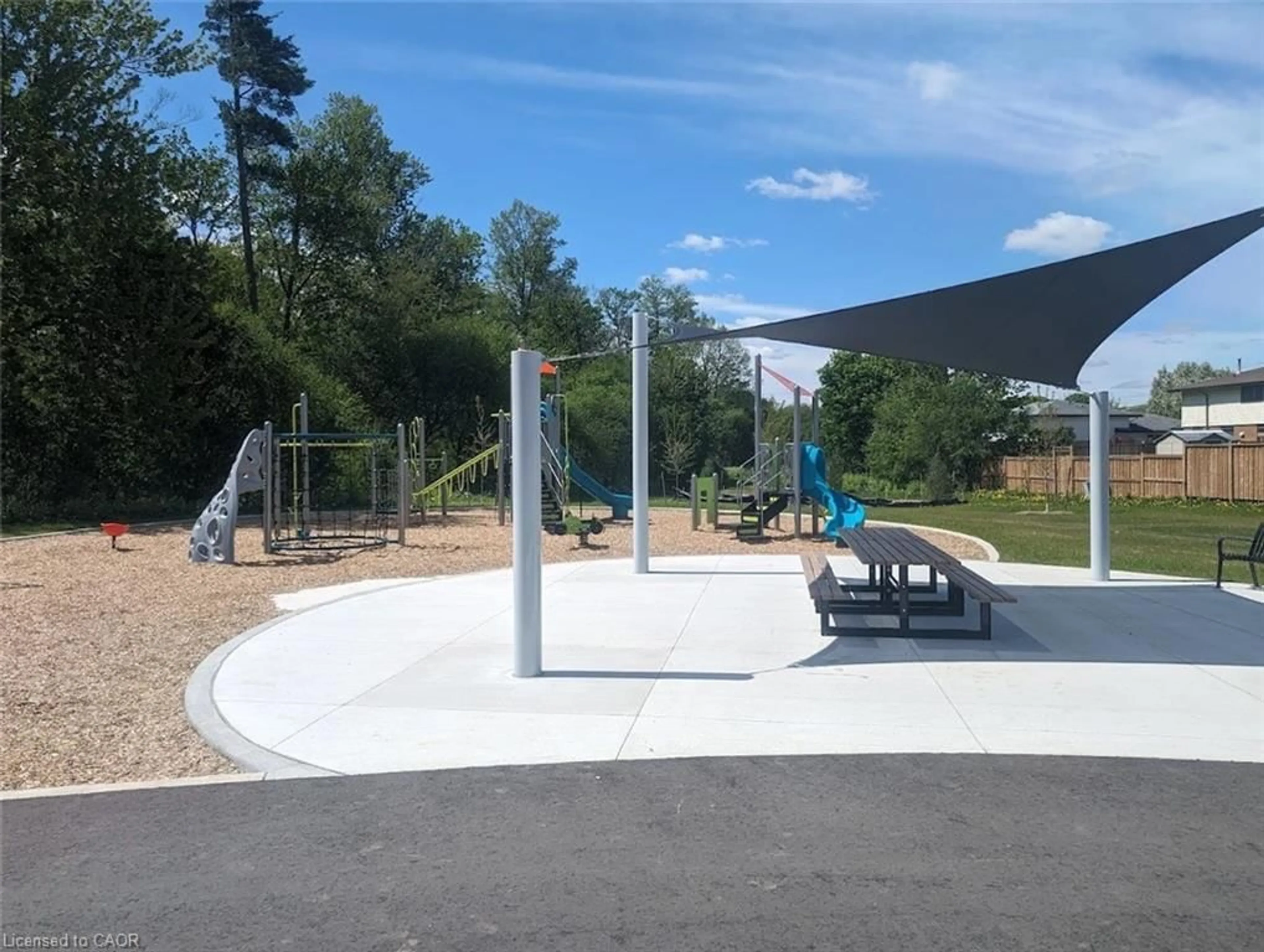 Patio, mountain view for 55 Gracefield Cres, Kitchener Ontario N2E 1R8