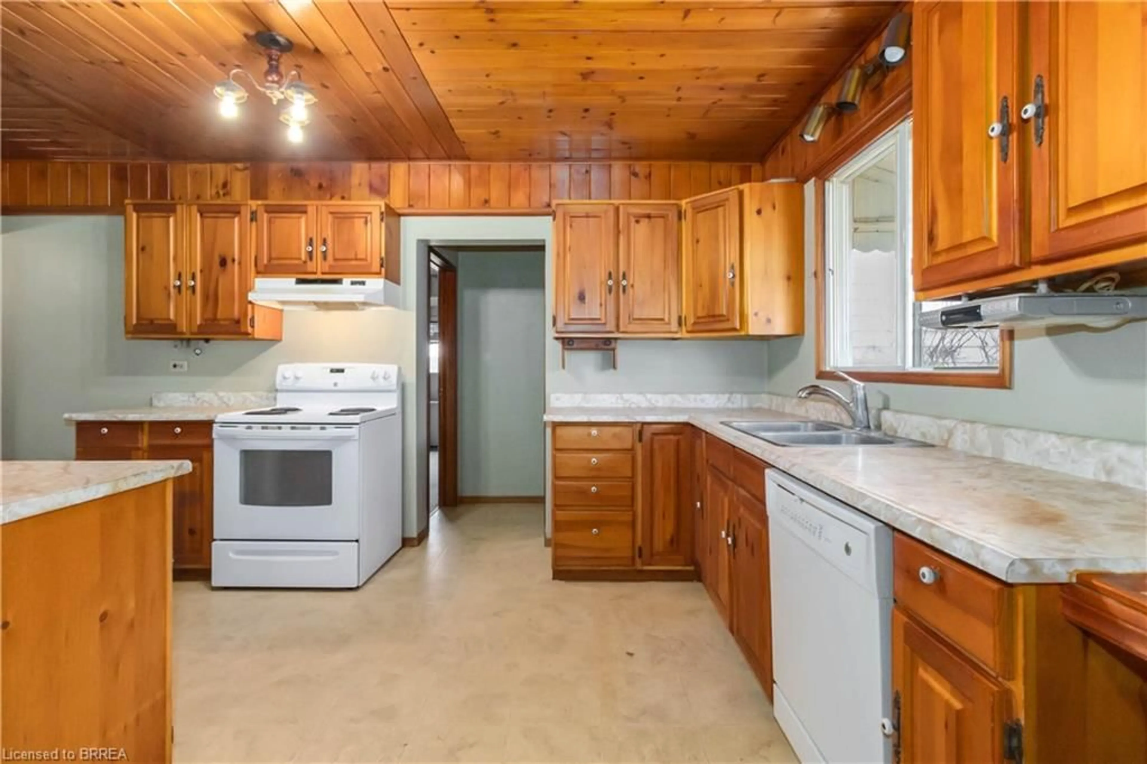 Standard kitchen, unknown for 86 Baldwin Ave, Brantford Ontario N3S 1H7