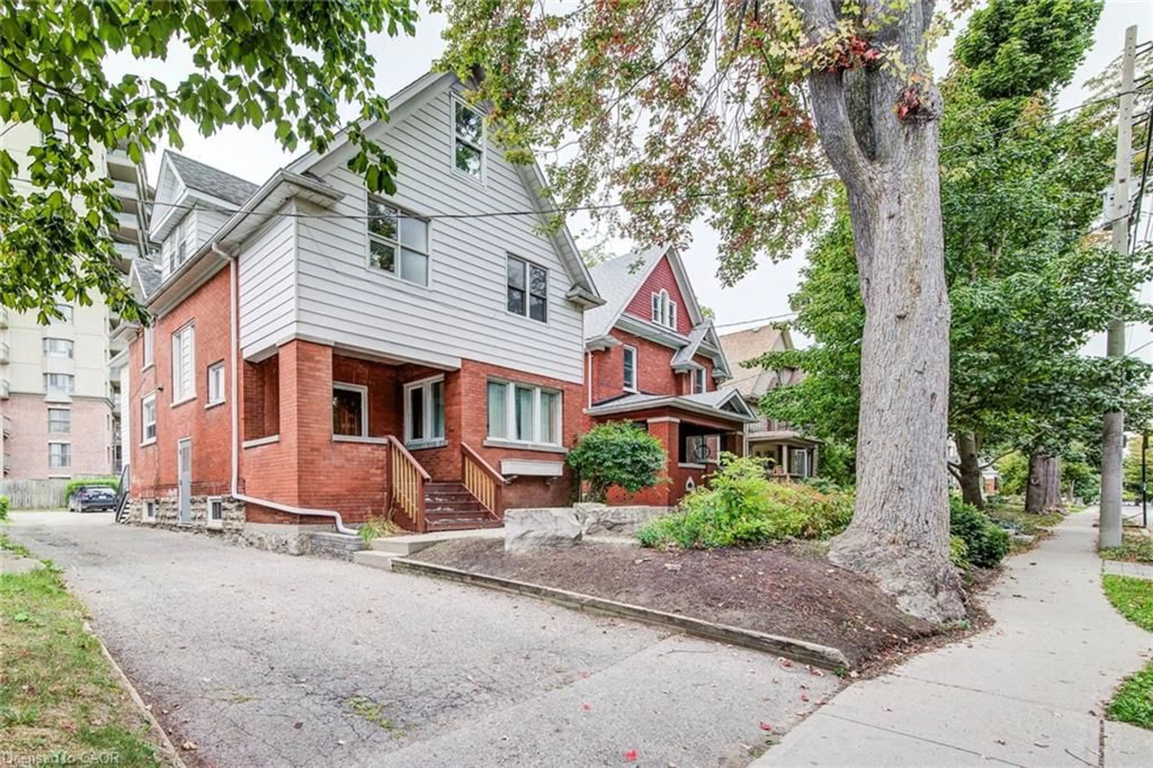 Home with brick exterior material, street for 19 Schneider Ave, Kitchener Ontario N2G 1K7