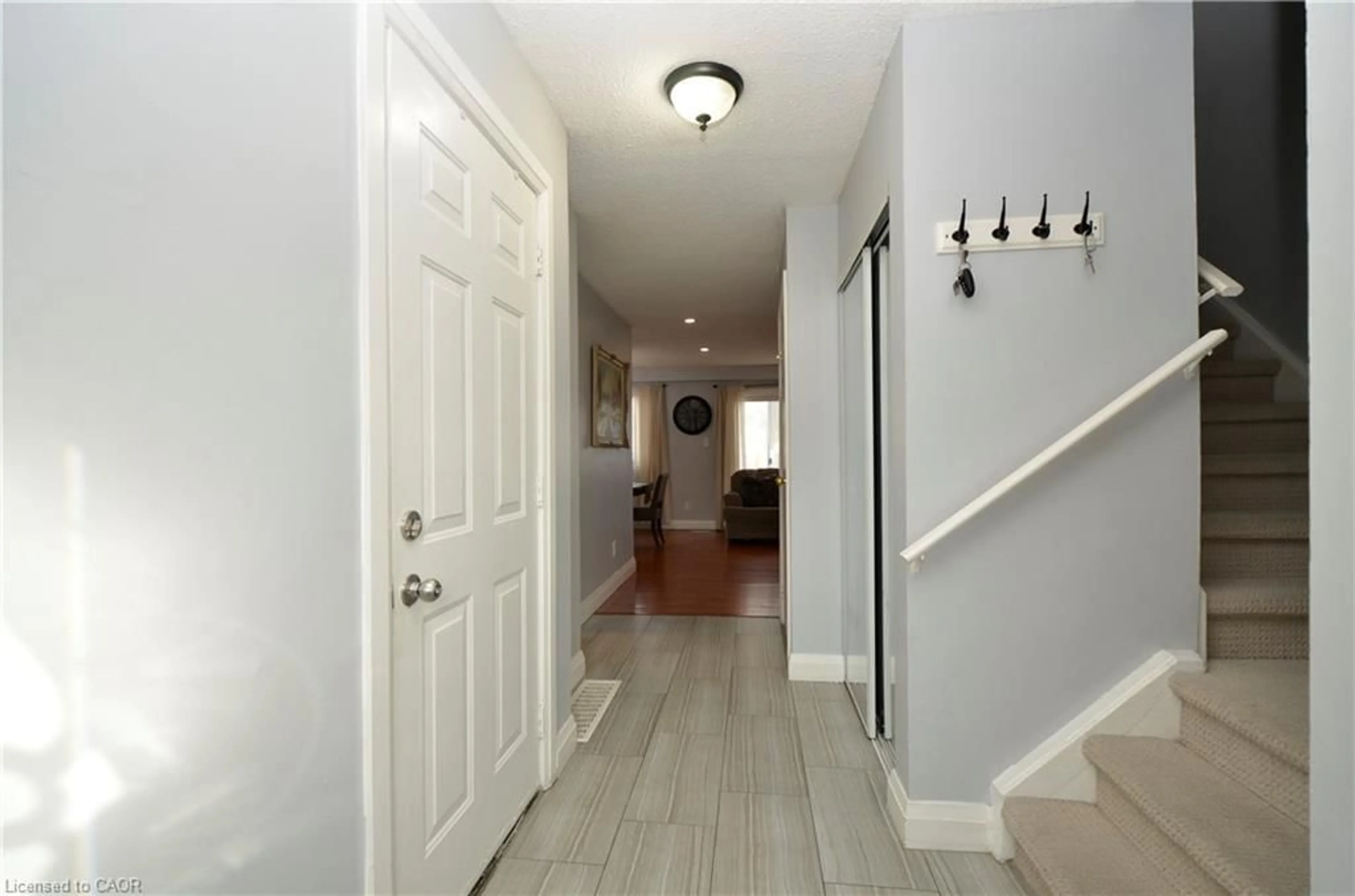 Indoor entryway for 5610 Montevideo Rd #55, Mississauga Ontario L5N 2N9