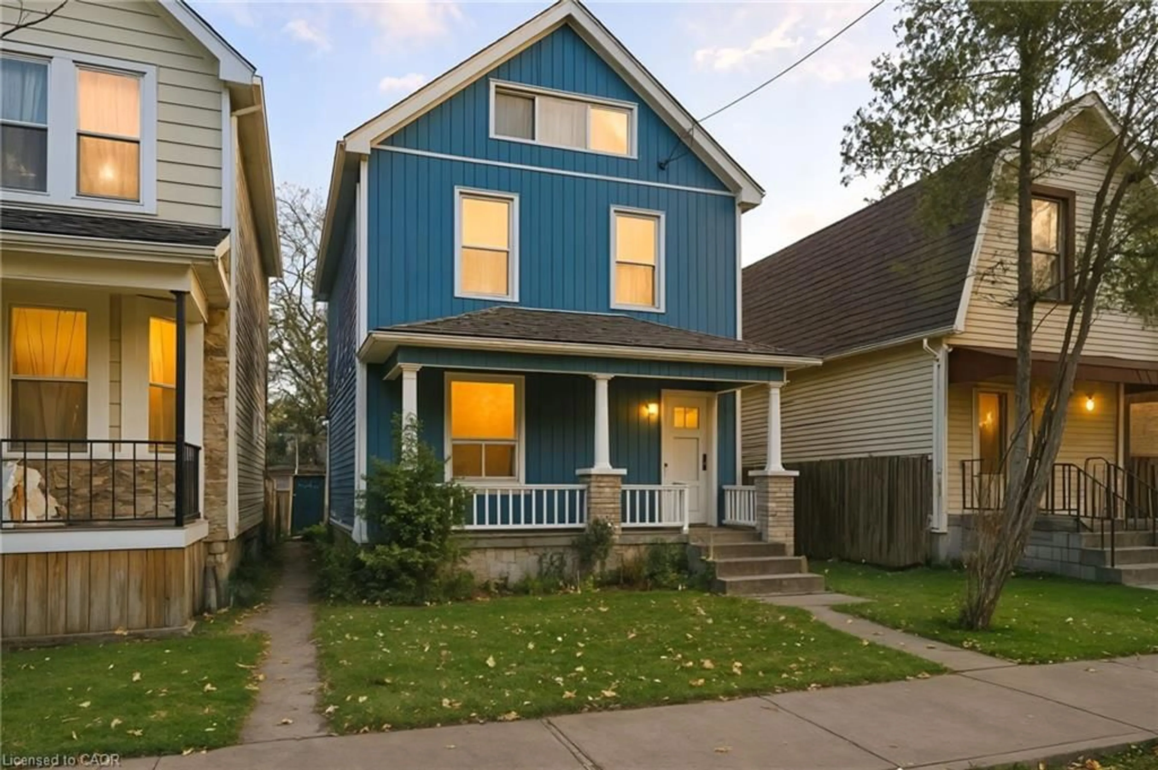 Home with vinyl exterior material, street for 59 Francis St, Hamilton Ontario L8L 3V2