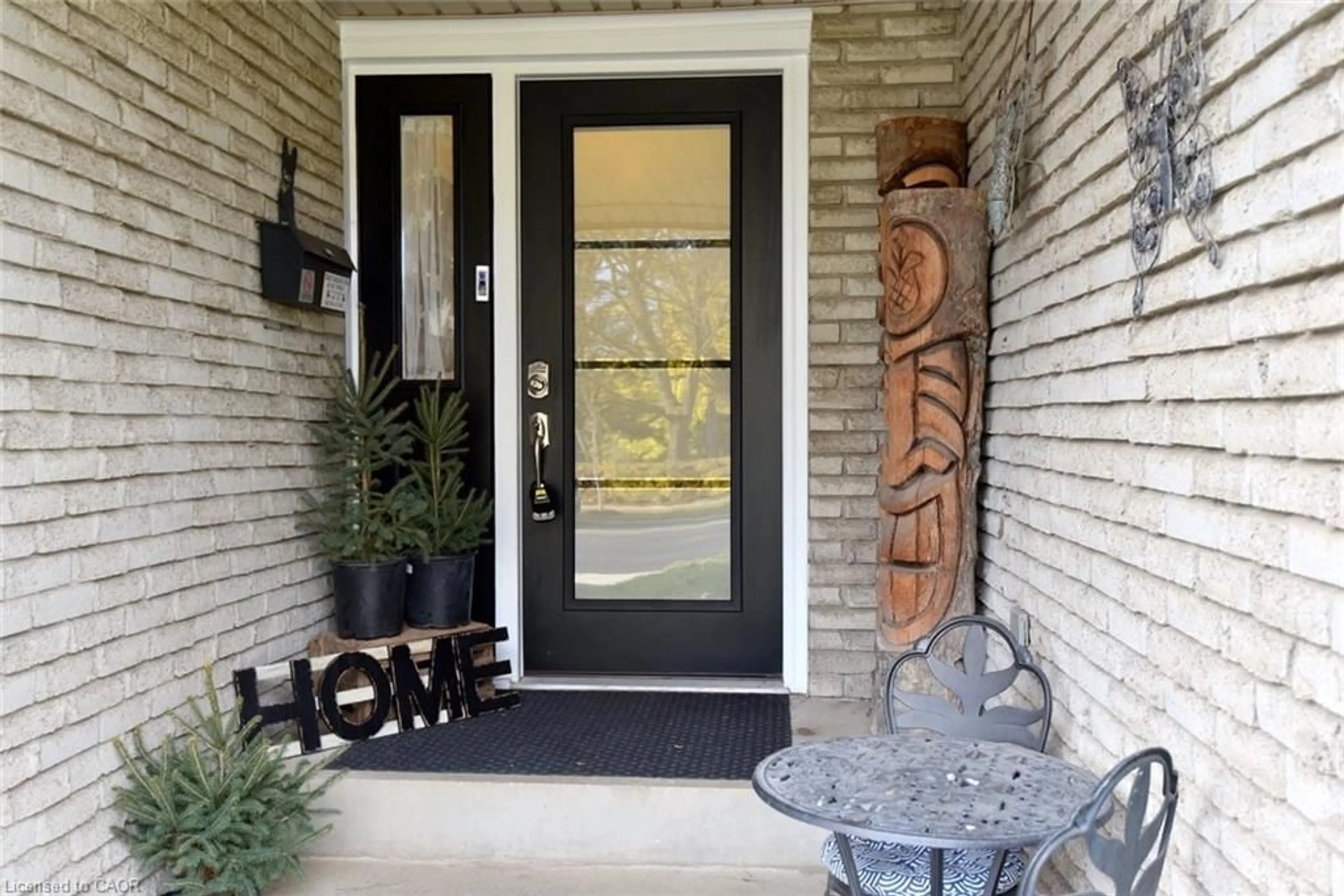 Indoor entryway for 2346 Cavendish Dr, Burlington Ontario L7P 3B4