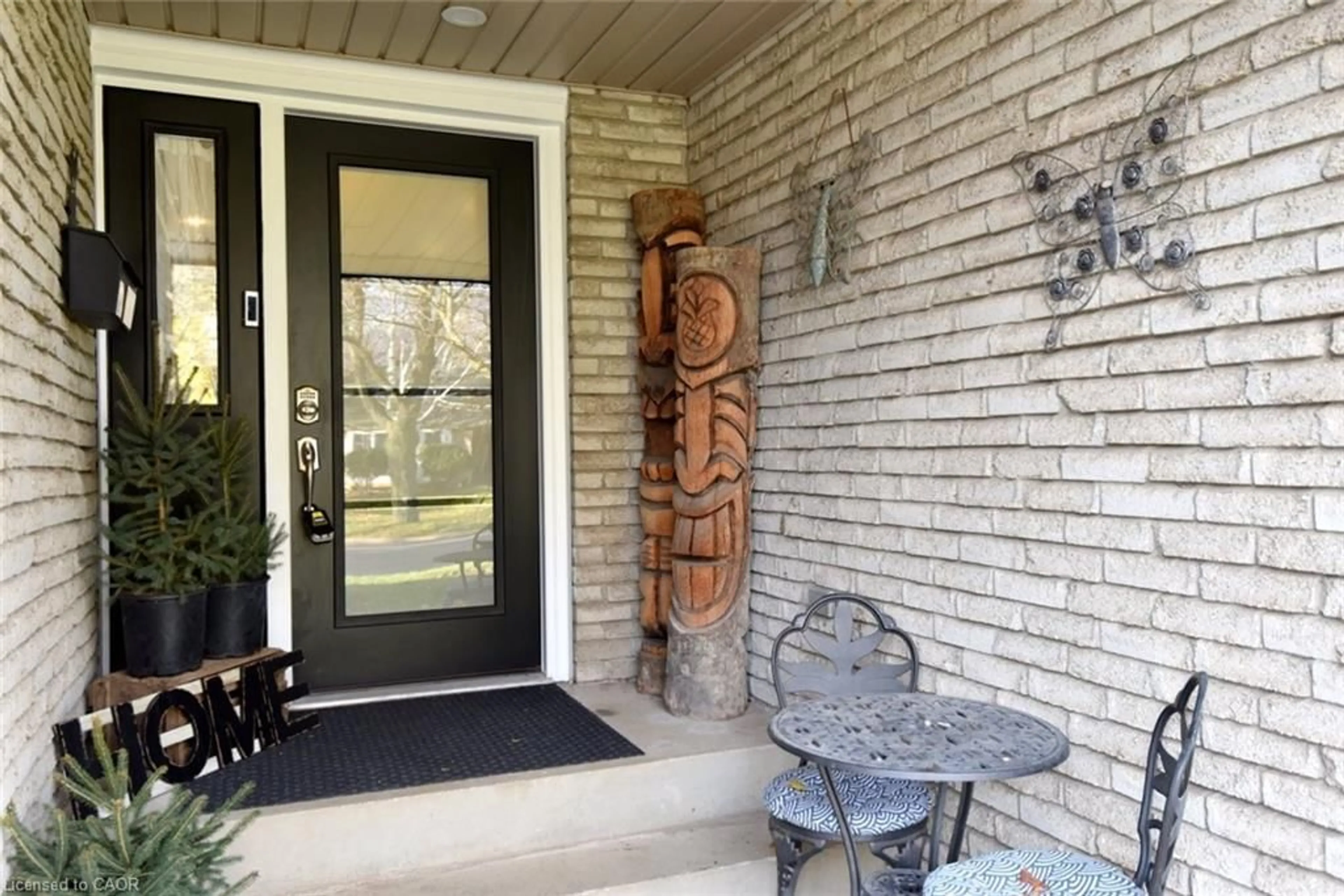 Indoor entryway for 2346 Cavendish Dr, Burlington Ontario L7P 3B4