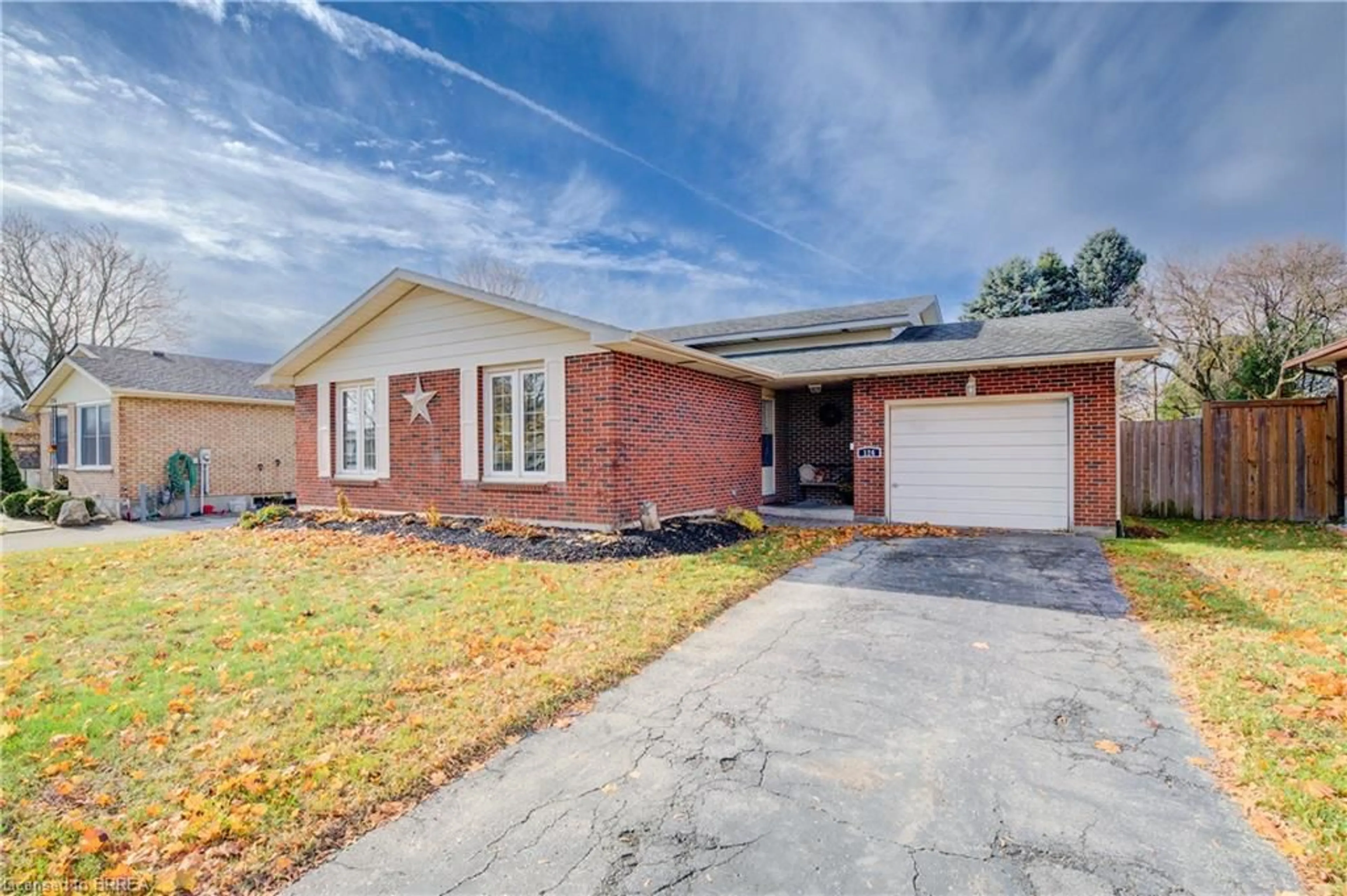 Home with brick exterior material, street for 124 Oak St, Simcoe Ontario N3Y 4S3
