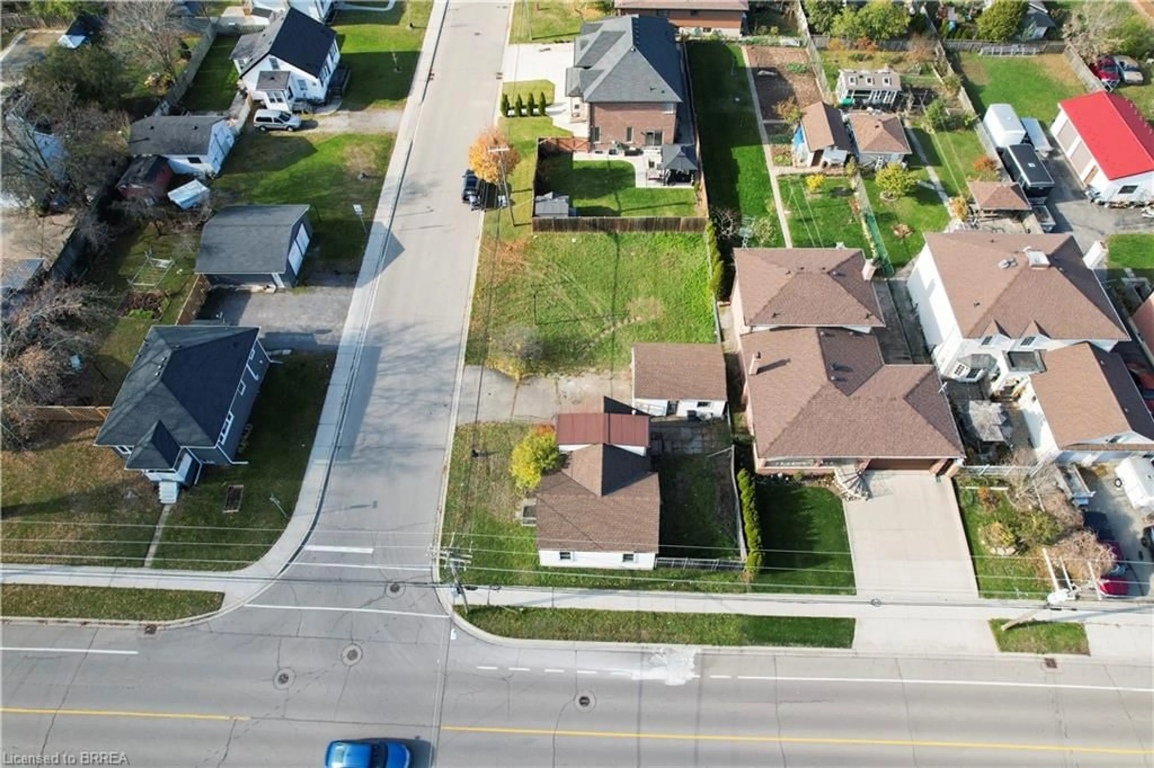 A pic from outside/outdoor area/front of a property/back of a property/a pic from drone, street for 199 Millen Rd, Stoney Creek Ontario L8E 2G6