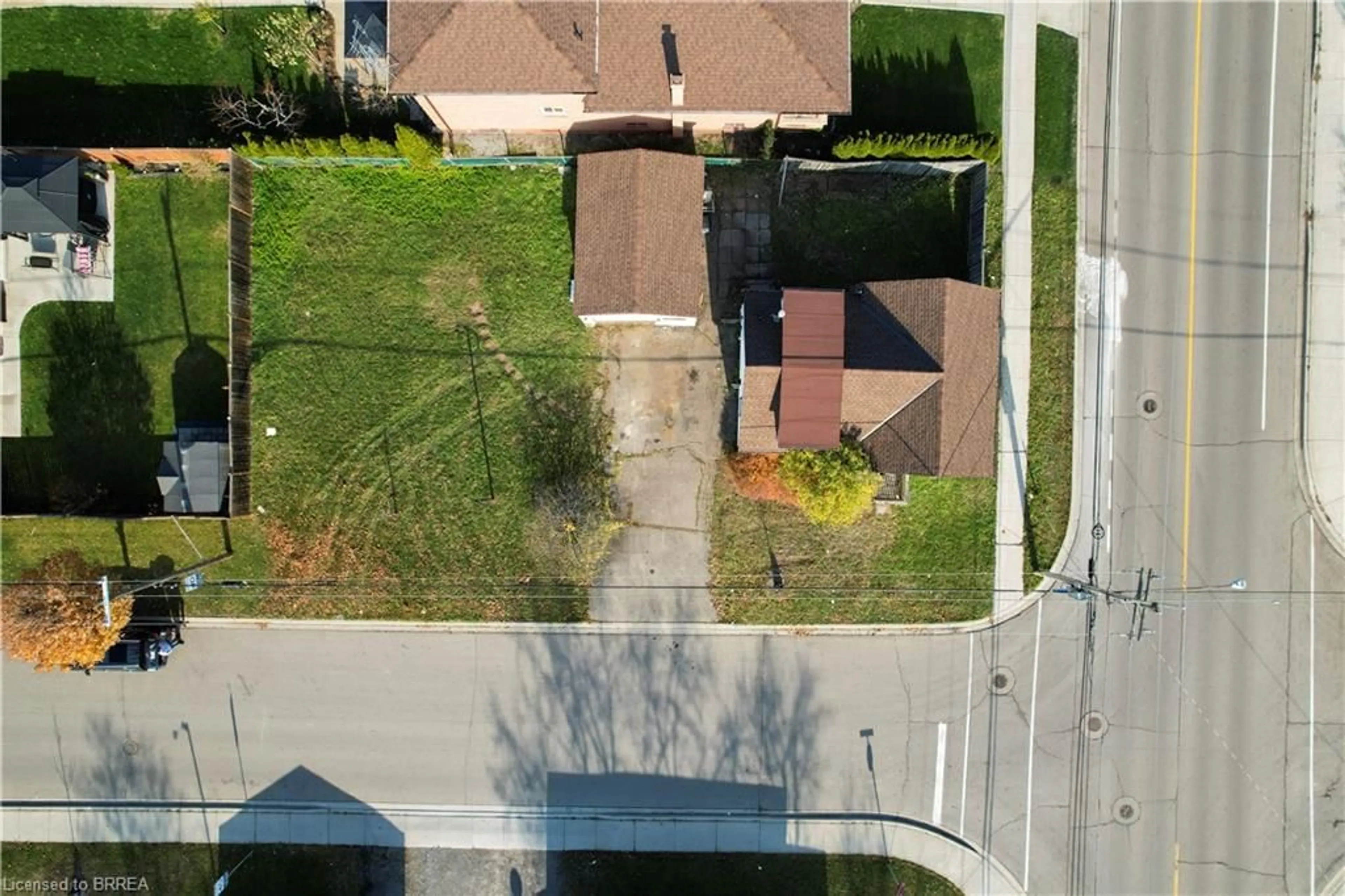 A pic from outside/outdoor area/front of a property/back of a property/a pic from drone, street for 199 Millen Rd, Stoney Creek Ontario L8E 2G6