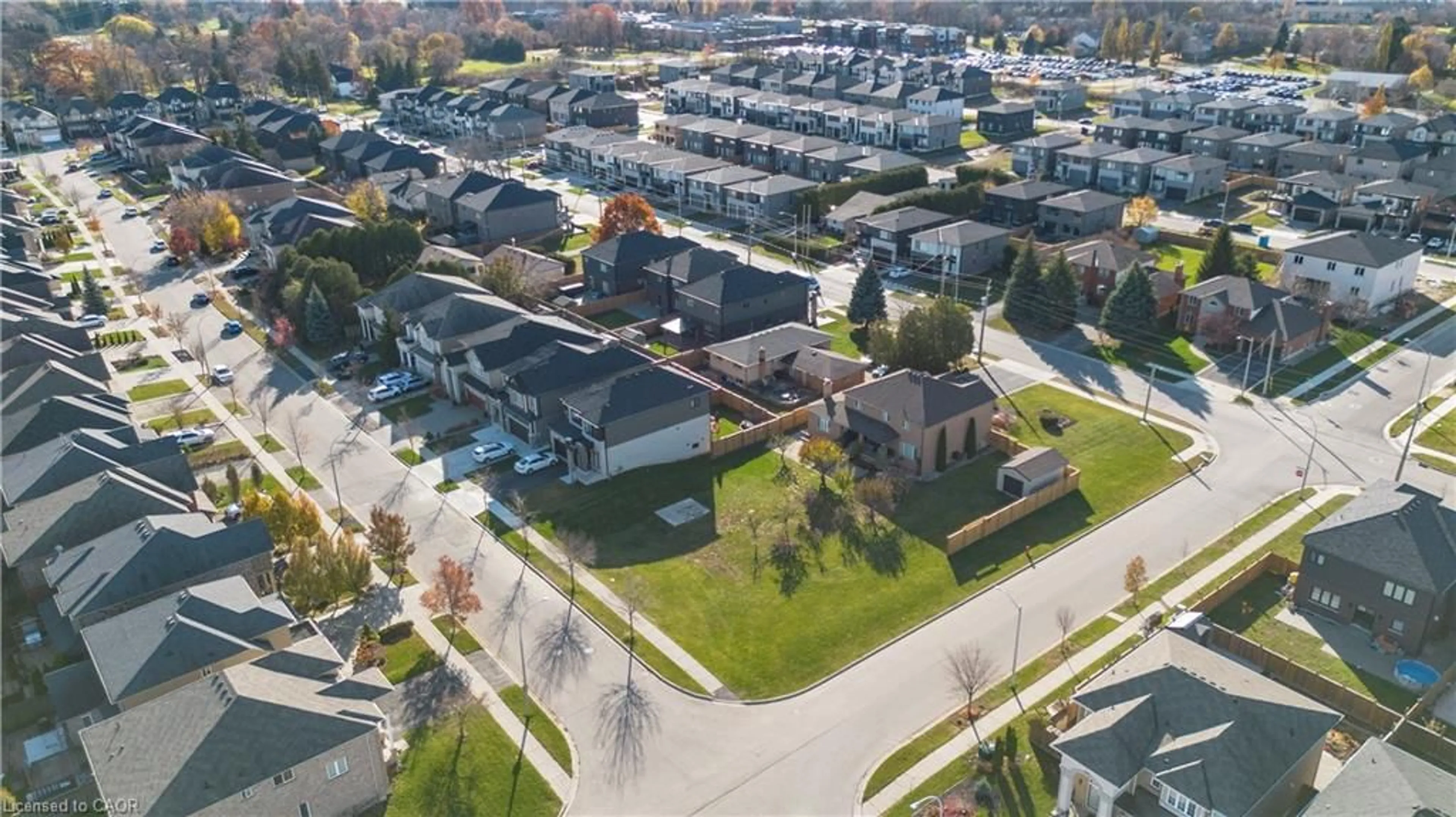 A pic from outside/outdoor area/front of a property/back of a property/a pic from drone, street for LOT 3 Chambers Dr, Ancaster Ontario L9G 3K9