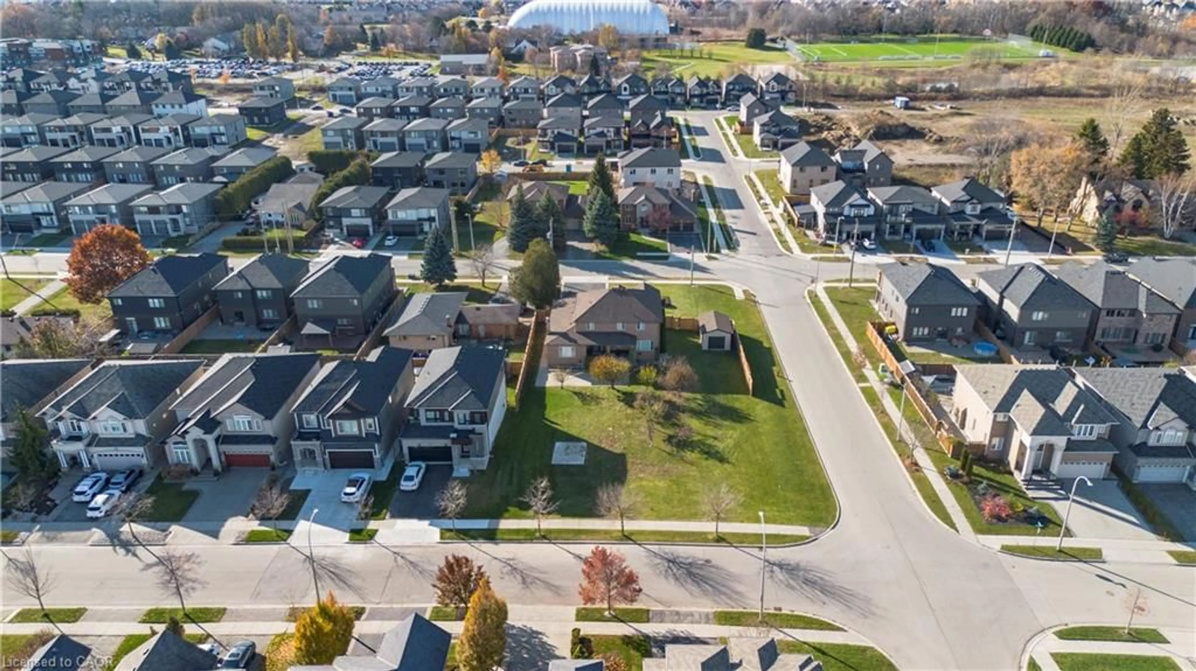 A pic from outside/outdoor area/front of a property/back of a property/a pic from drone, street for LOT 3 Chambers Dr, Ancaster Ontario L9G 3K9