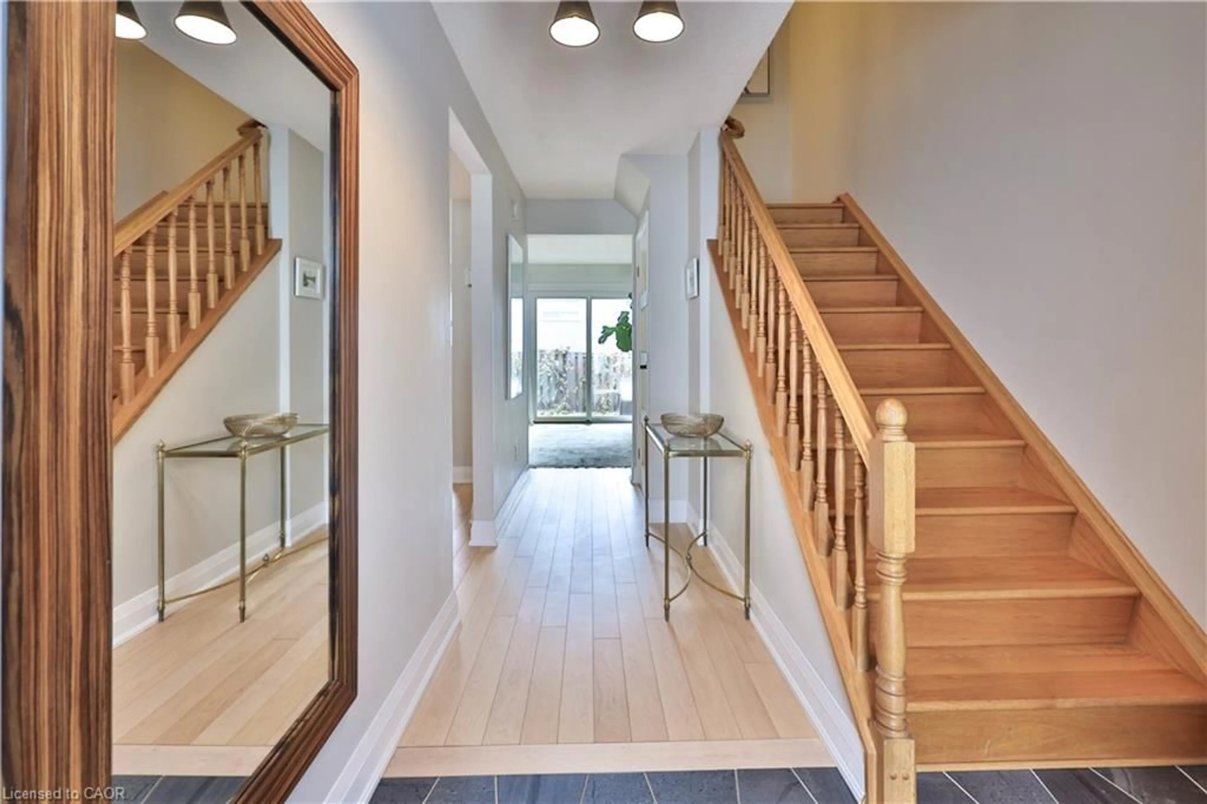 Indoor entryway for 1055 Shawnmarr Rd #83, Mississauga Ontario L5H 3V2