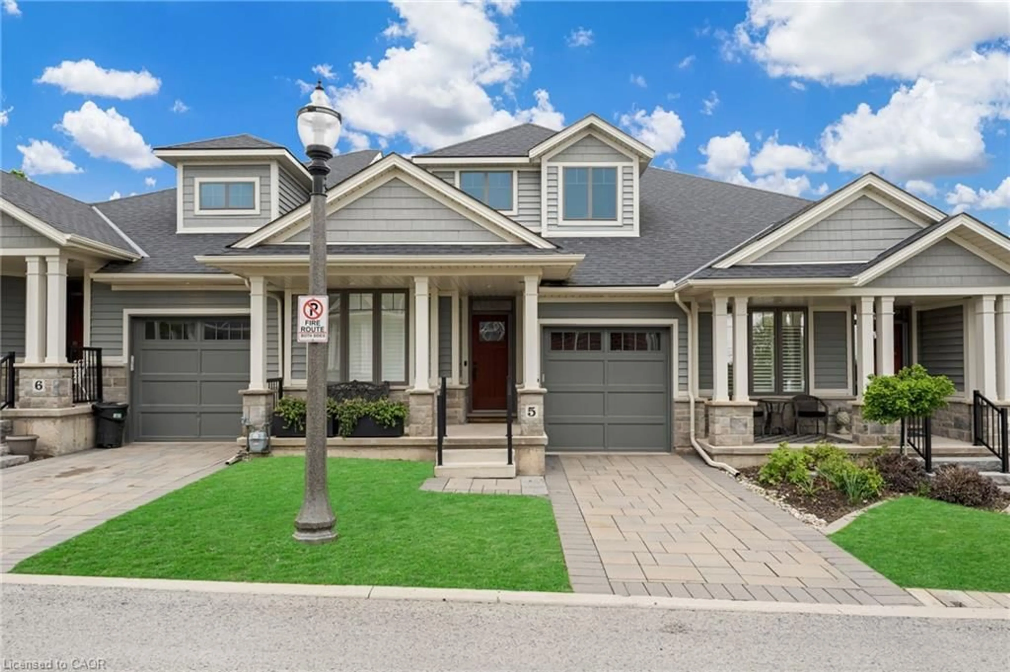 Home with vinyl exterior material, street for 2848 King St #5, Jordan Station Ontario L0R 1S0