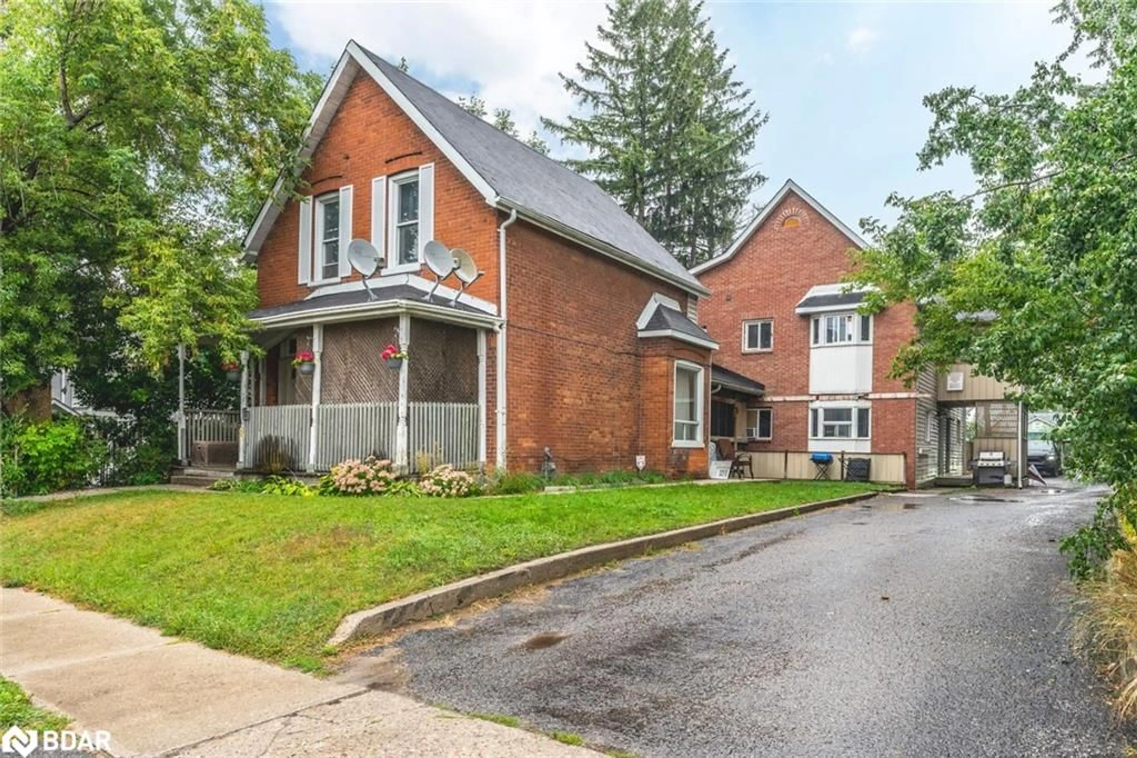 Home with brick exterior material, street for 81 Innisfil St, Barrie Ontario L4N 3E3