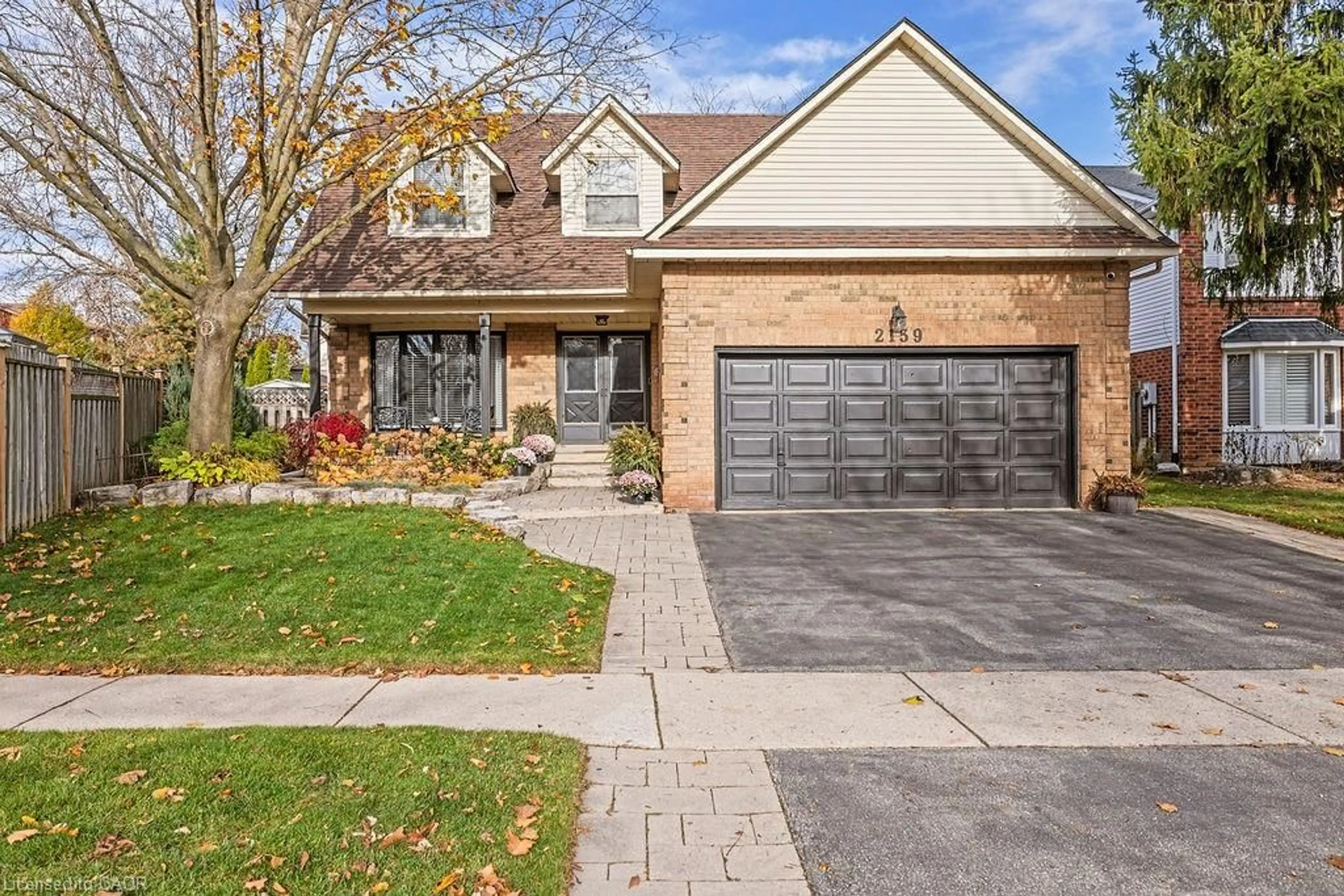 Home with brick exterior material, street for 2139 Deerwood Dr, Burlington Ontario L7M 2Y3