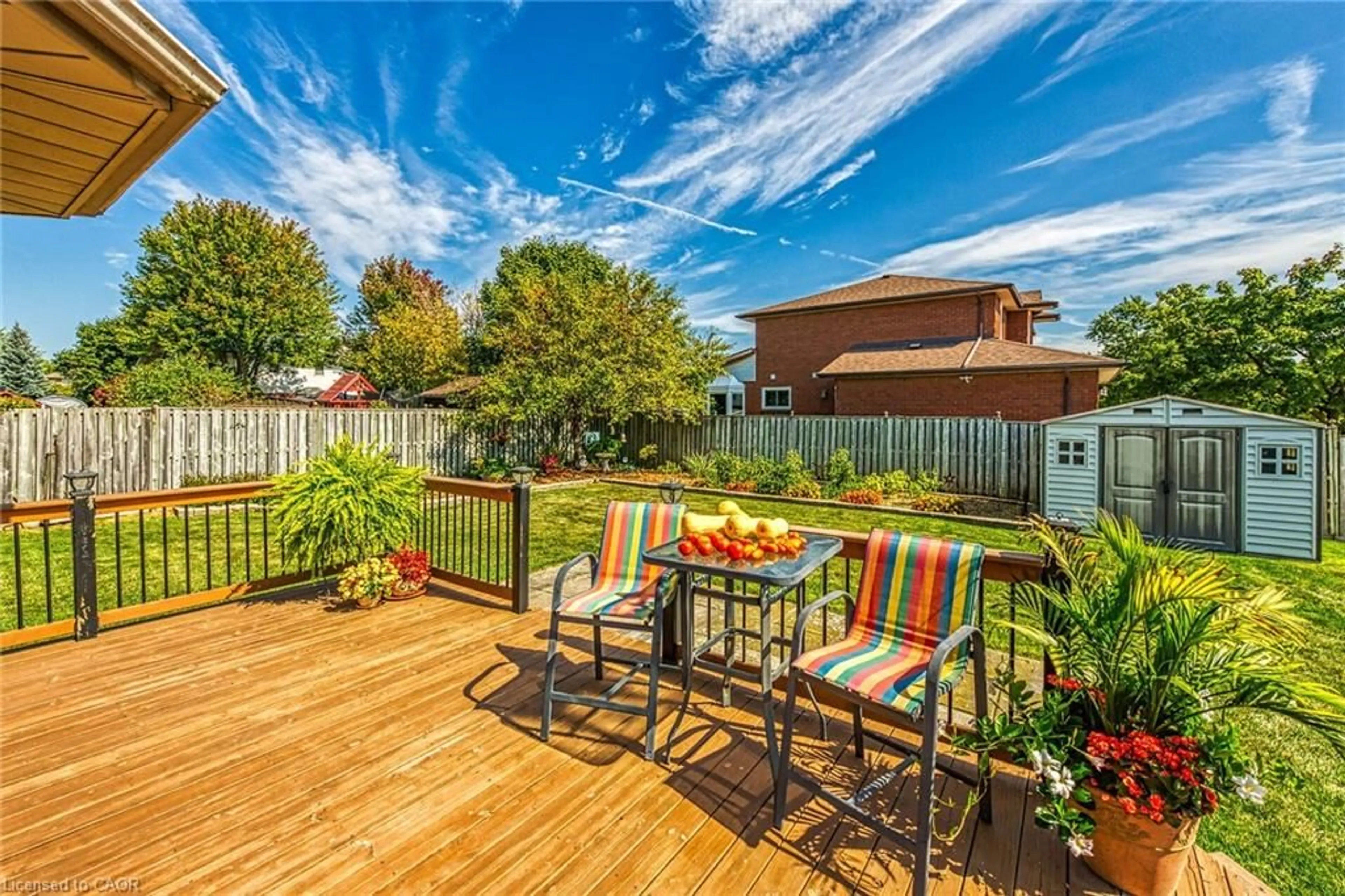 Patio, street for 35 Highland Blvd, Caledonia Ontario N3W 1G6