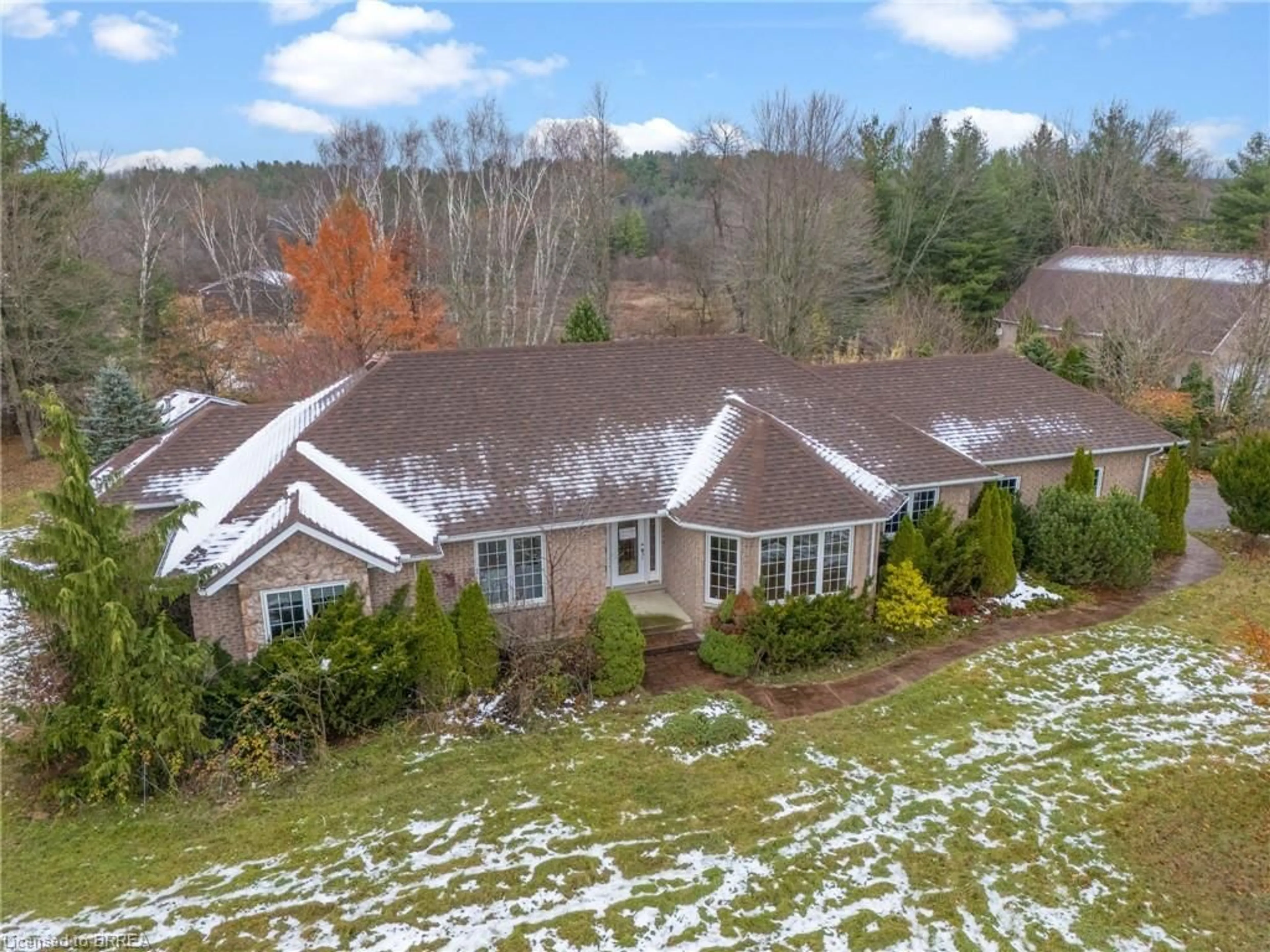 A pic from outside/outdoor area/front of a property/back of a property/a pic from drone, unknown for 1027 Charlotteville Rd, Norfolk Ontario N3Y 4K1