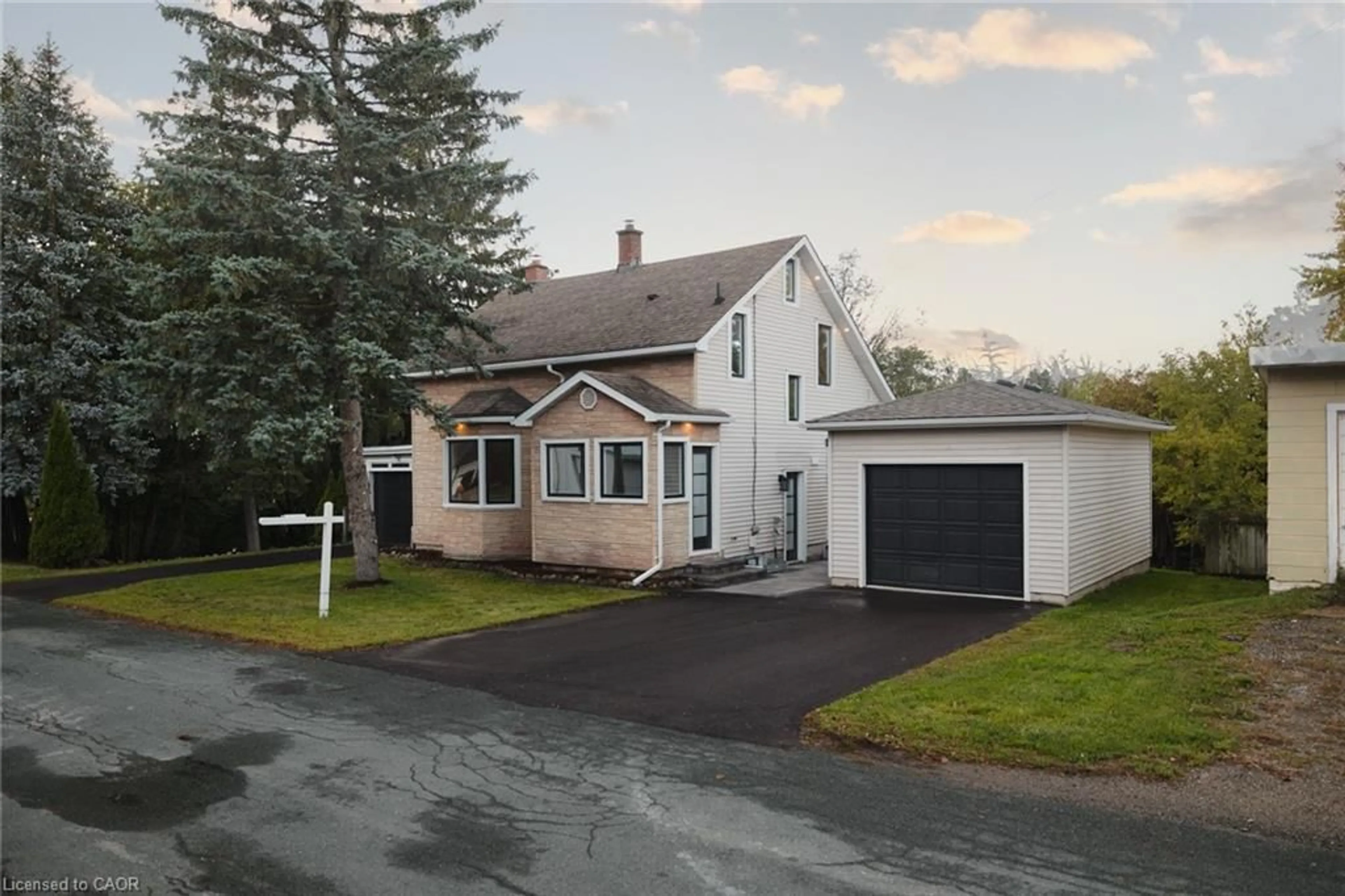 A pic from outside/outdoor area/front of a property/back of a property/a pic from drone, street for 12 Scheifele Pl, Woolwich Ontario N0B 1M0