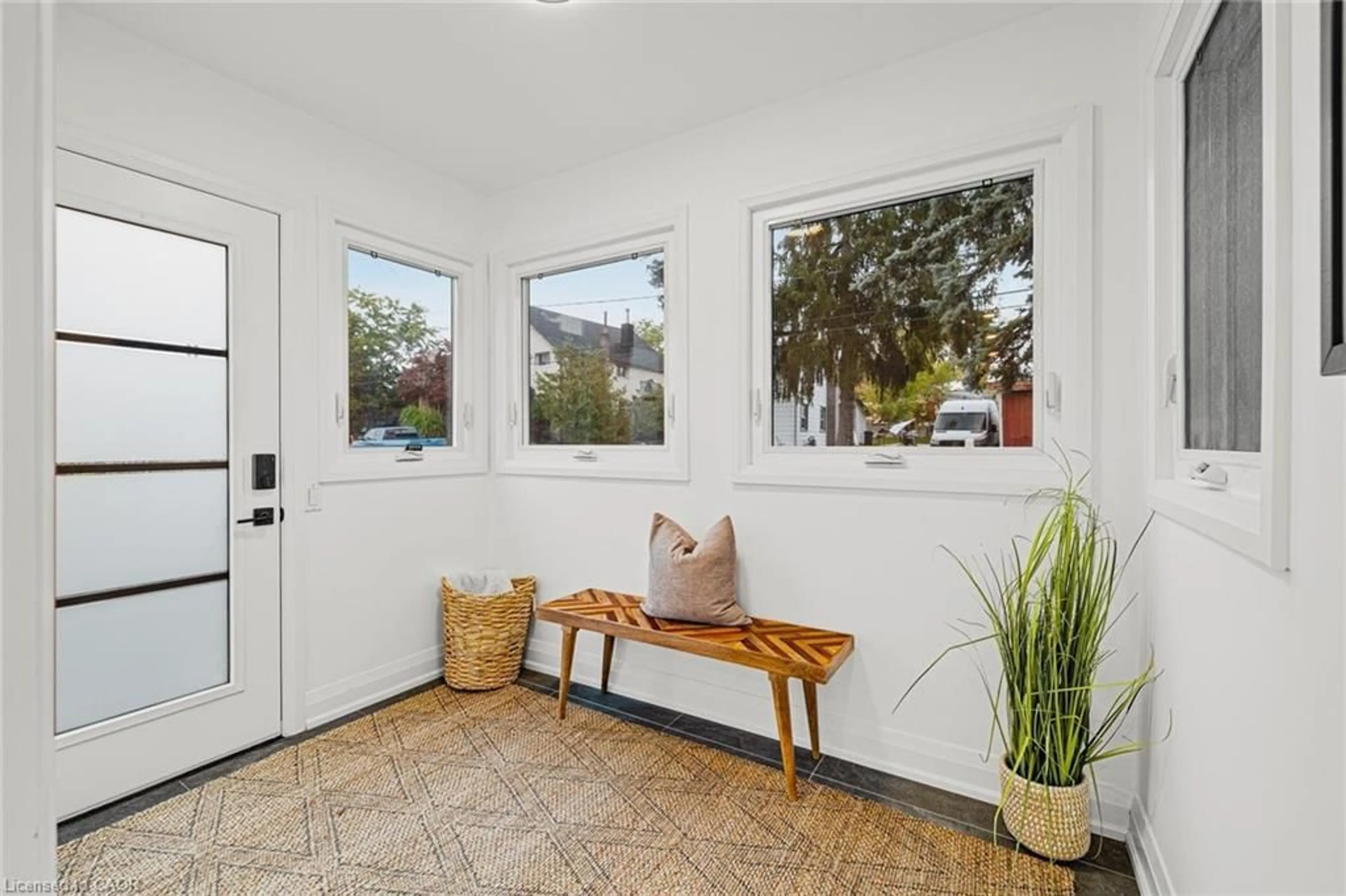 Indoor entryway for 12 Scheifele Pl, Woolwich Ontario N0B 1M0