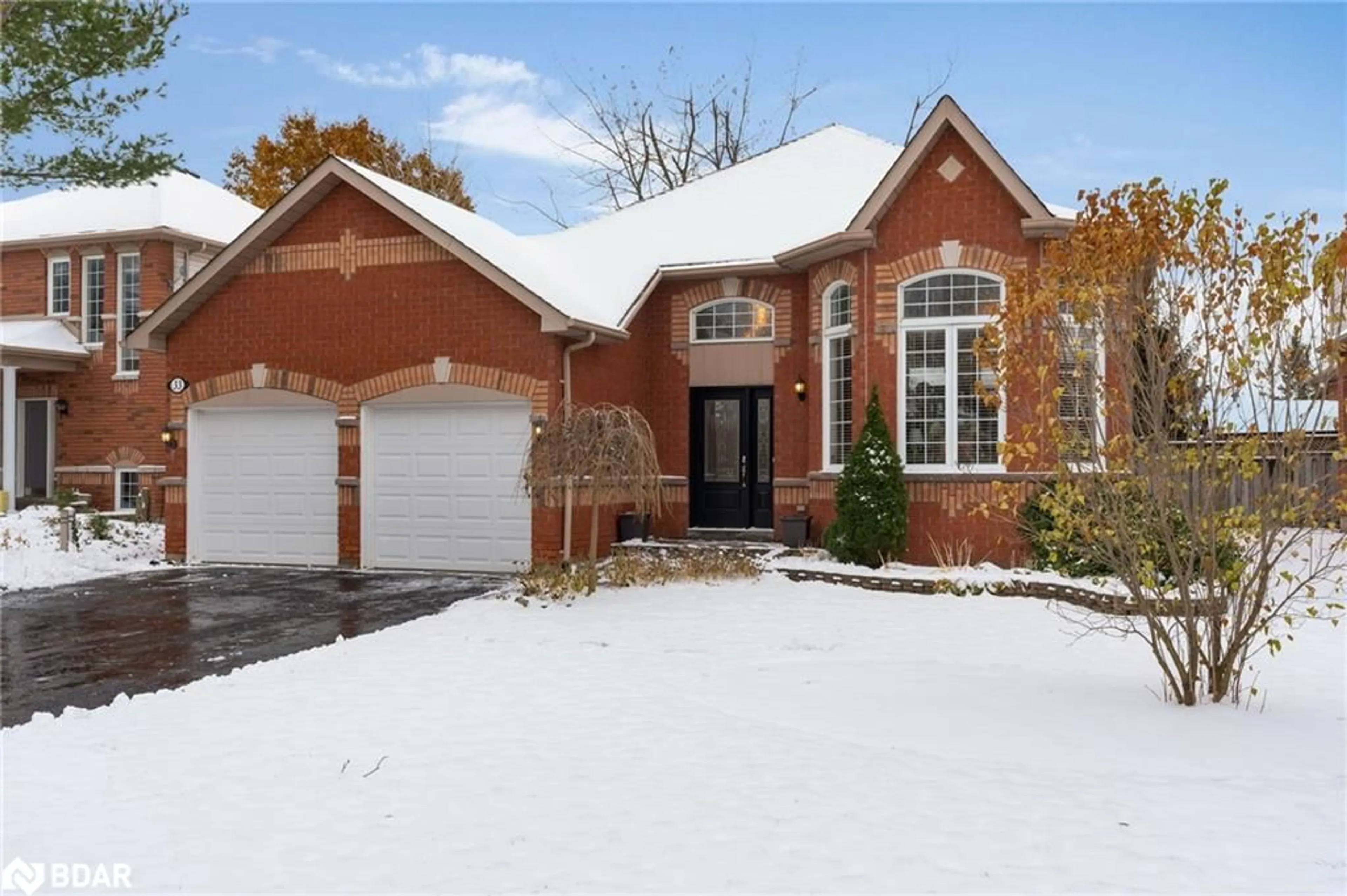 Home with brick exterior material, street for 33 Allsop Cres, Barrie Ontario L4N 8T7